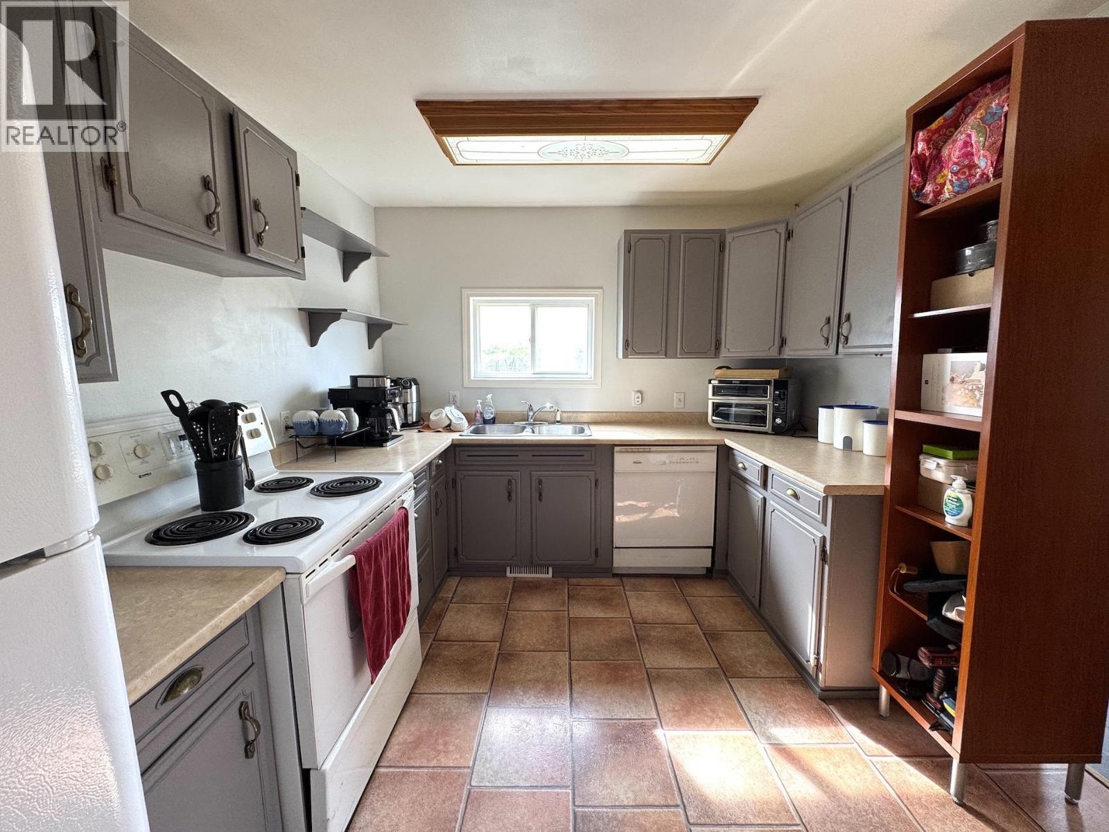 10855 102 Street, Taylor, British Columbia  V0C 2K0 - Photo 6 - R3088498