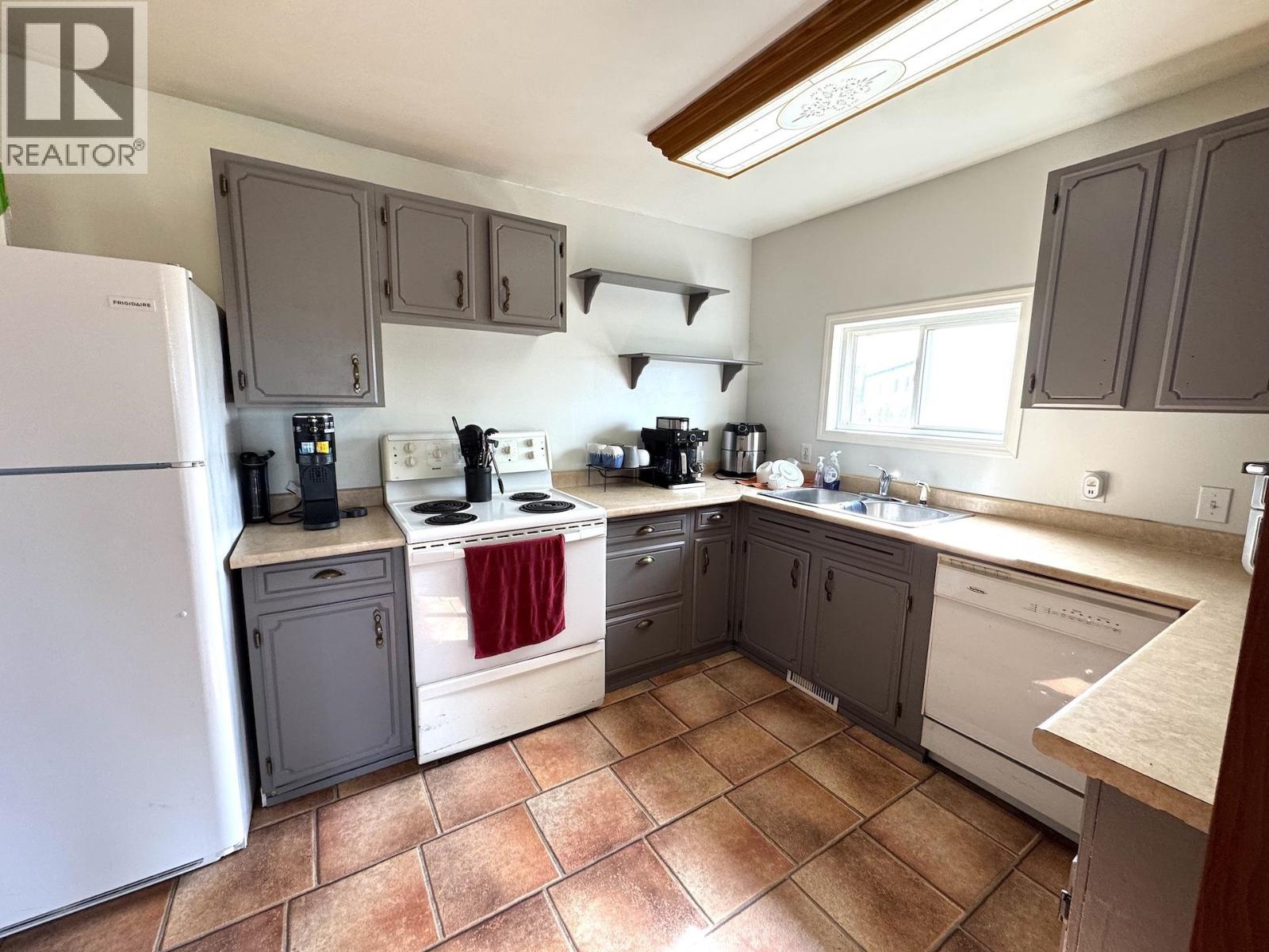 10855 102 Street, Taylor, British Columbia  V0C 2K0 - Photo 8 - R3088498