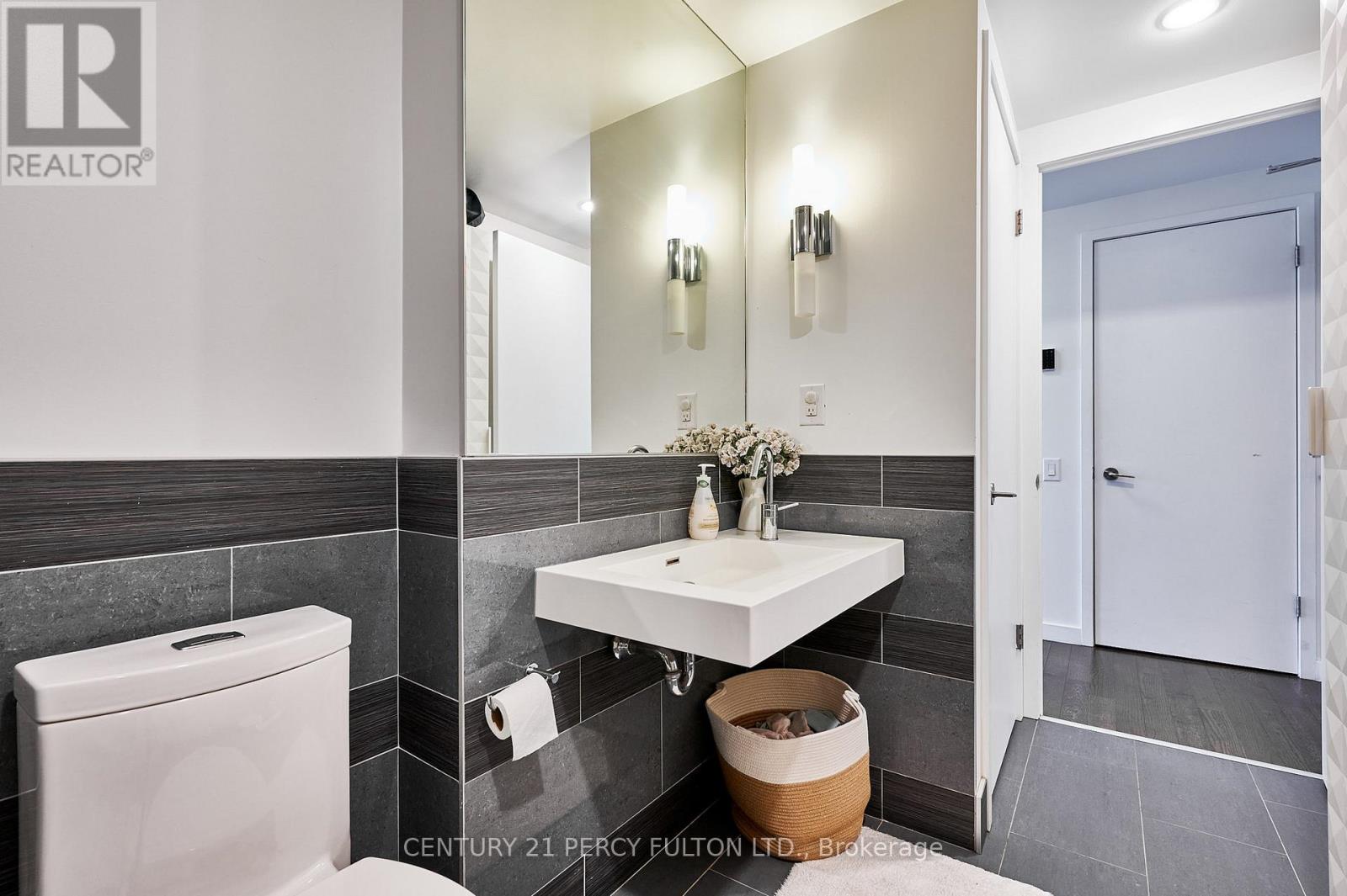 2102 - 70 Distillery Lane, Toronto, Ontario  M5A 0E3 - Photo 8 - C12704834