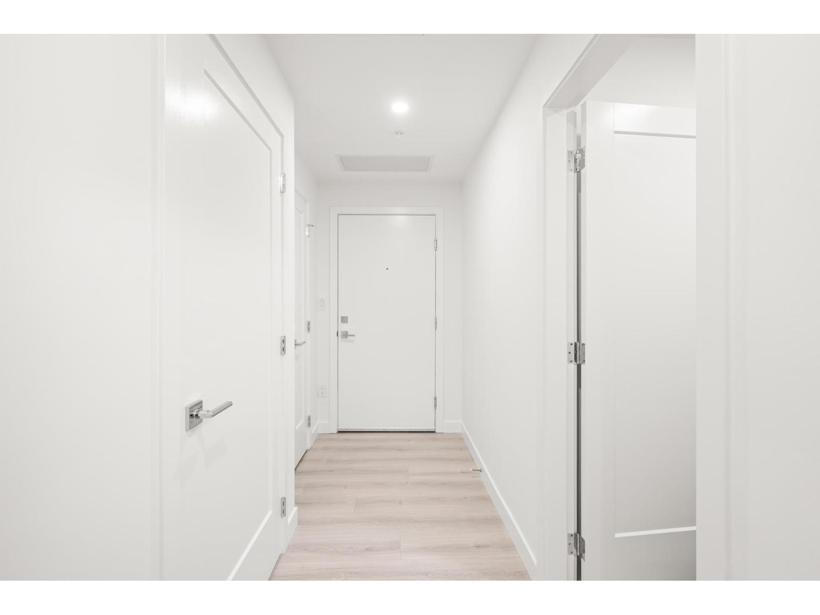 1802 8551 201 Street, Langley, British Columbia  V2Y 3Y5 - Photo 3 - R3088350