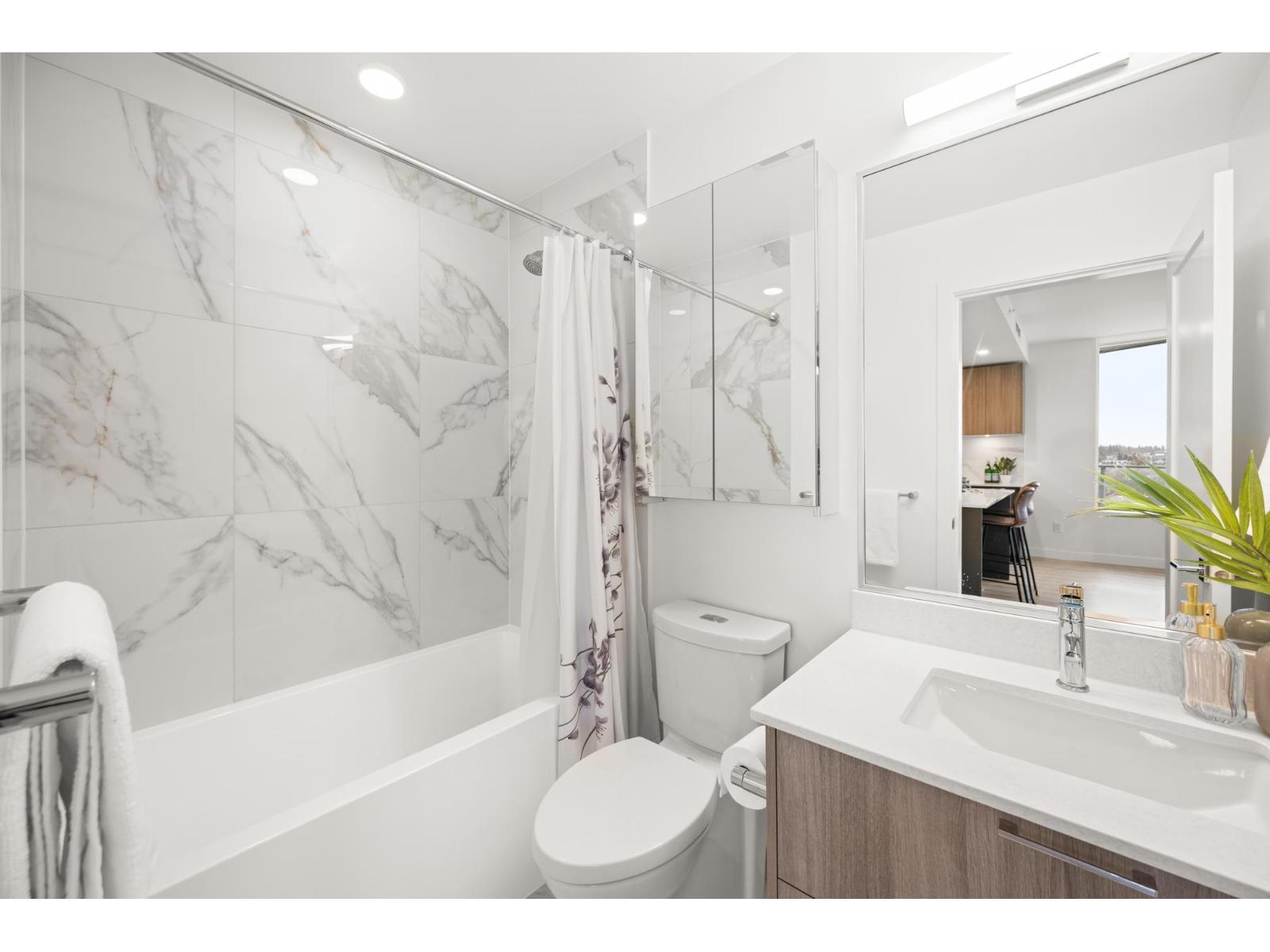 1802 8551 201 Street, Langley, British Columbia  V2Y 3Y5 - Photo 14 - R3088350