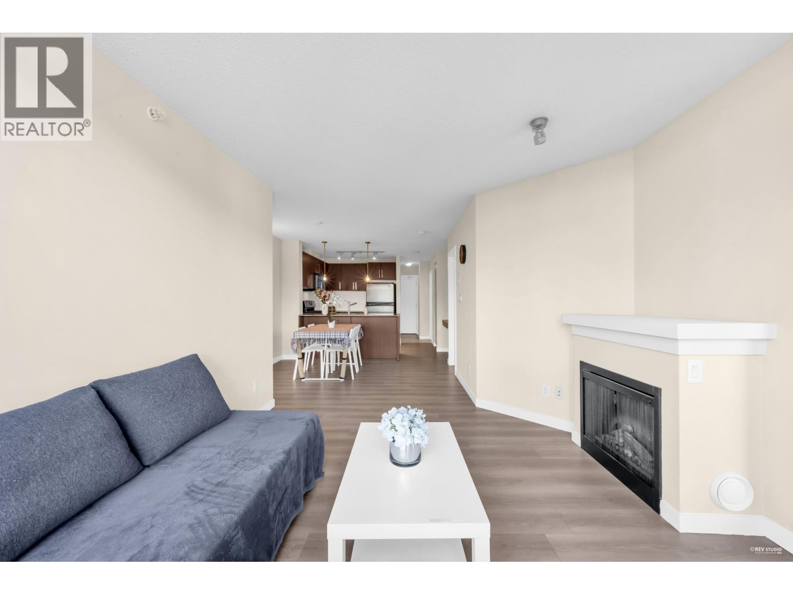 Listing Picture 12 of 35 : 207 9868 CAMERON STREET, Burnaby / 本拿比 - 魯藝地產 Yvonne Lu Group - MLS Medallion Club Member