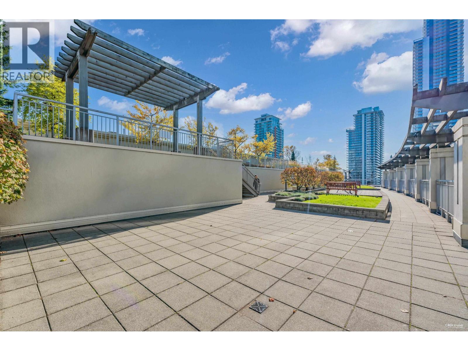 Listing Picture 32 of 35 : 207 9868 CAMERON STREET, Burnaby / 本拿比 - 魯藝地產 Yvonne Lu Group - MLS Medallion Club Member