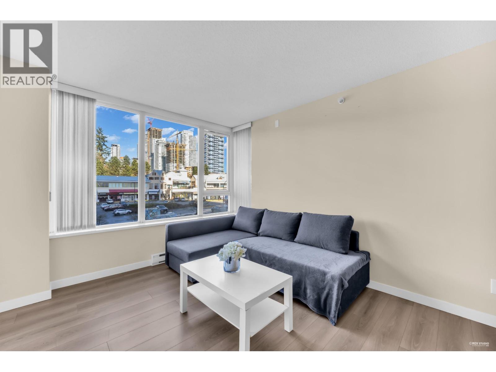 Listing Picture 13 of 35 : 207 9868 CAMERON STREET, Burnaby / 本拿比 - 魯藝地產 Yvonne Lu Group - MLS Medallion Club Member