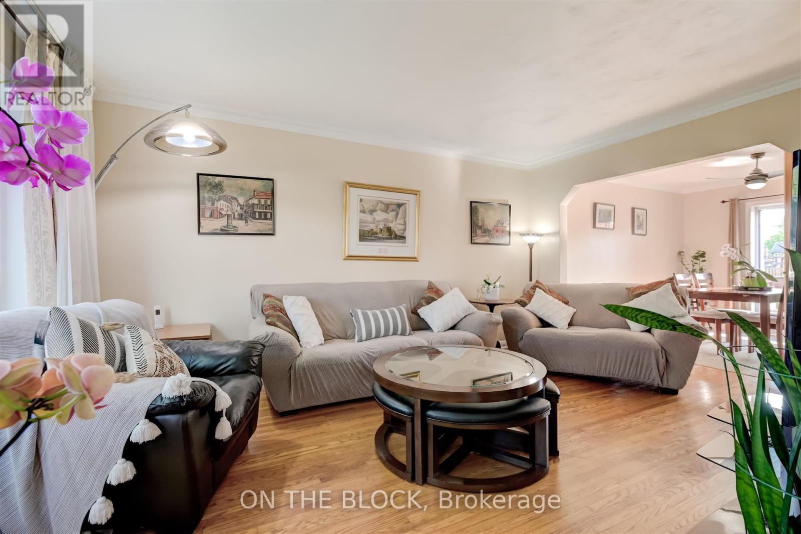 534 Midland Avenue, Toronto, Ontario  M1N 1T1 - Photo 3 - E12773472