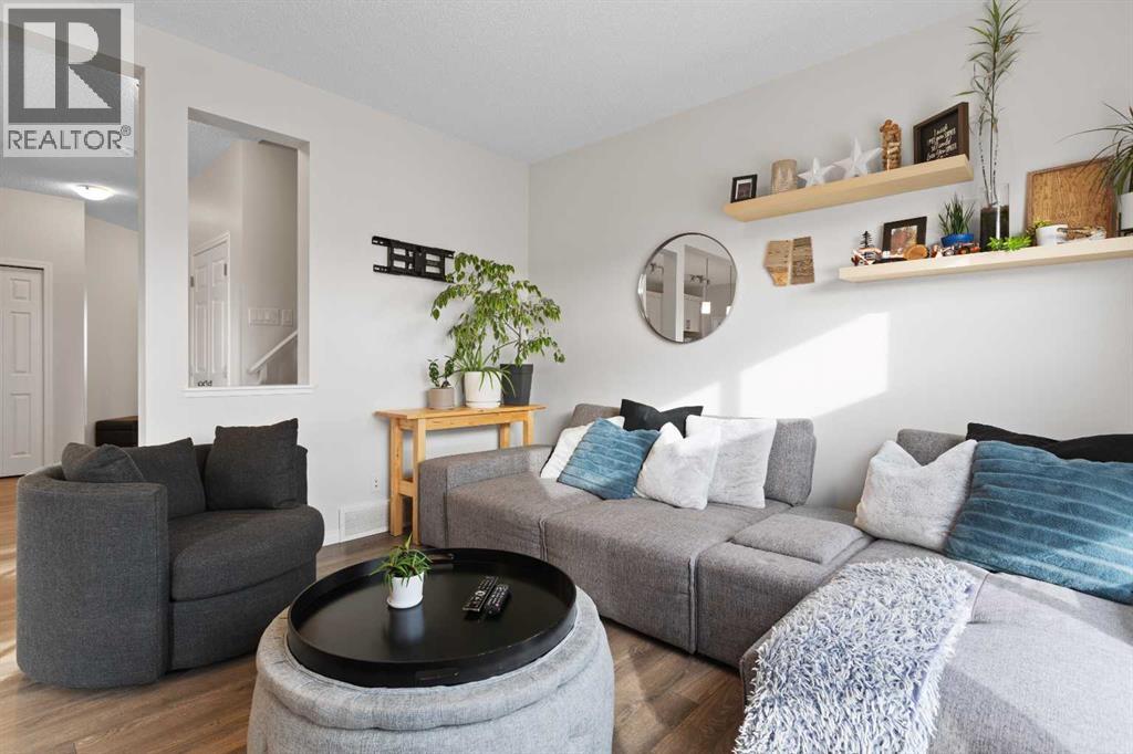 169 Buckskin Way, Cochrane, Alberta  T4C 2R7 - Photo 7 - A2283965