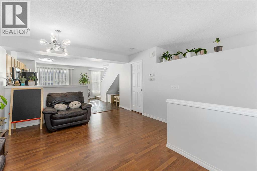 3305 New Brighton Gardens Se, Calgary, Alberta  T2Z 0A2 - Photo 10 - A2285675