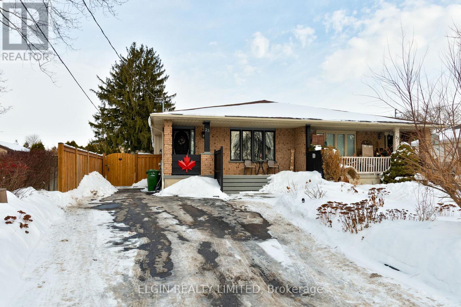 25 Brock Street, St. Thomas, Ontario  N5P 2B3 - Photo 2 - X12780132