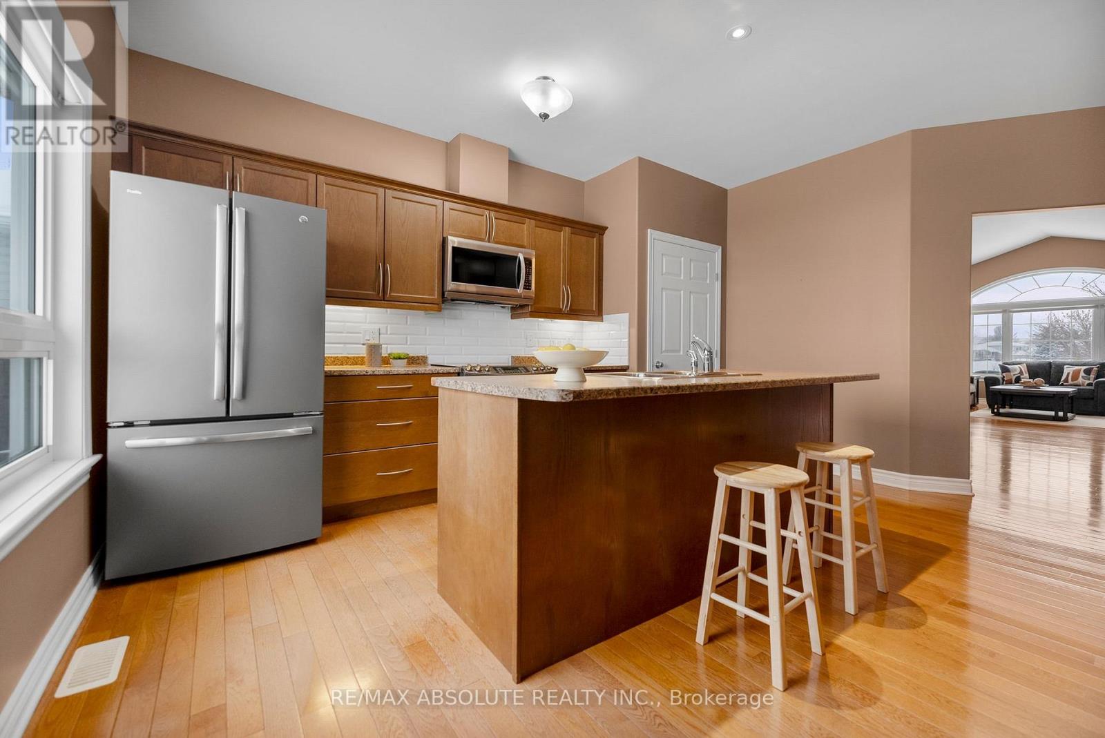 215 Arthur Street, Arnprior, Ontario  K7S 0H6 - Photo 11 - X12780270