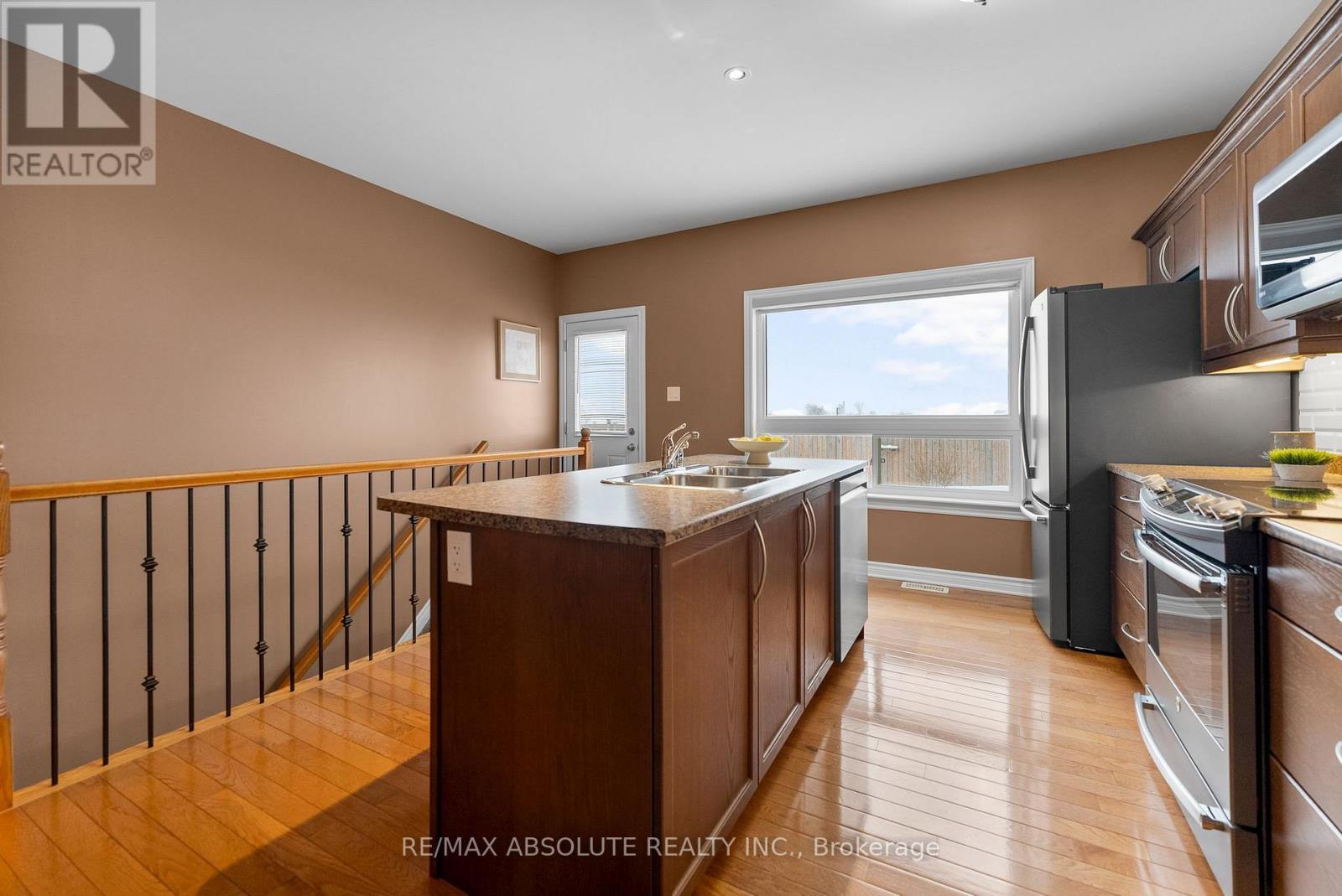 215 Arthur Street, Arnprior, Ontario  K7S 0H6 - Photo 12 - X12780270