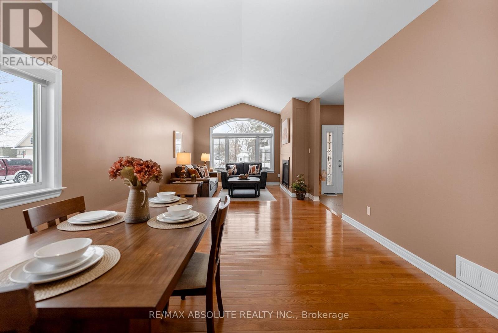 215 Arthur Street, Arnprior, Ontario  K7S 0H6 - Photo 7 - X12780270