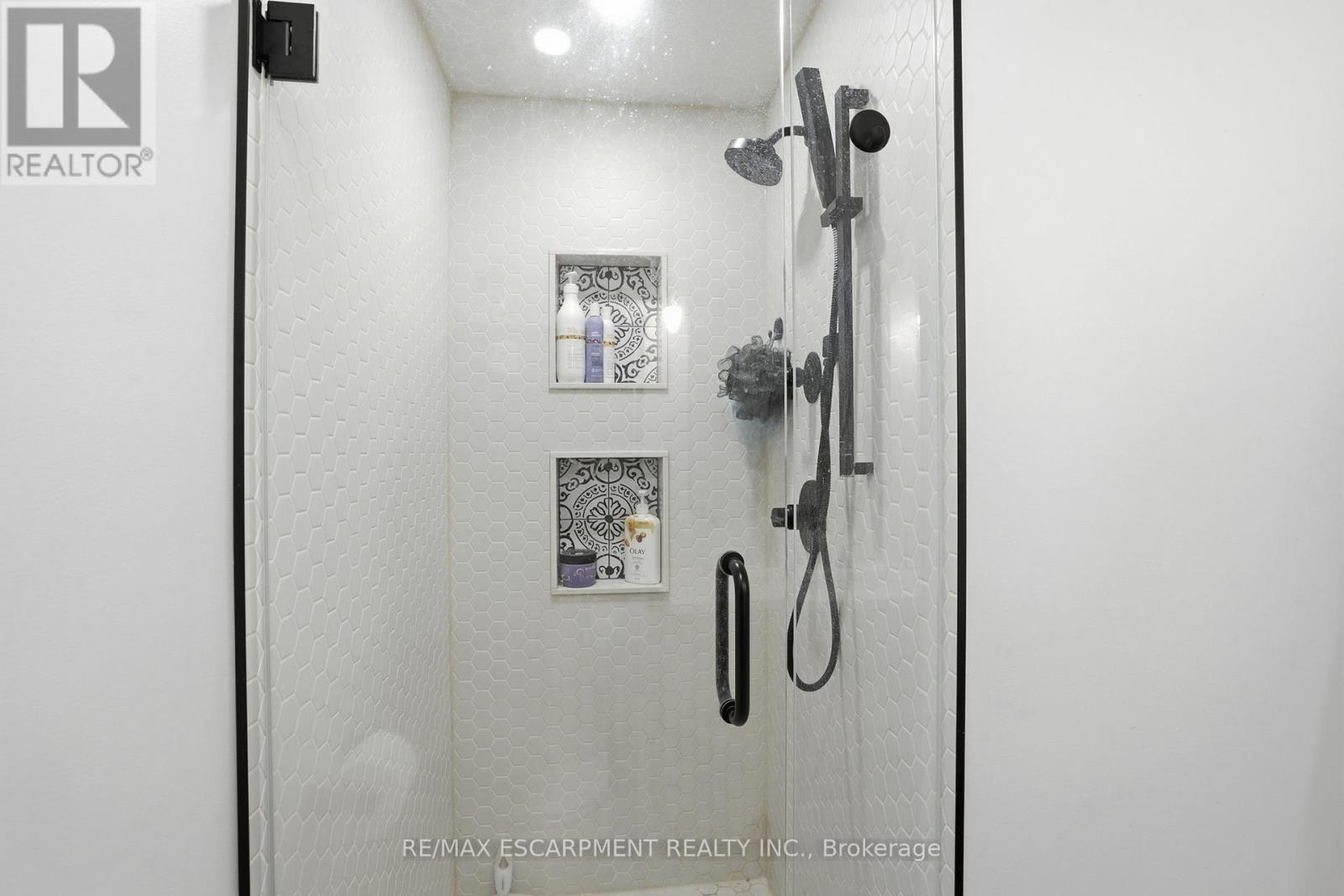 2018 Chrisdon Road, Burlington, Ontario  L7M 3W8 - Photo 24 - W12756586