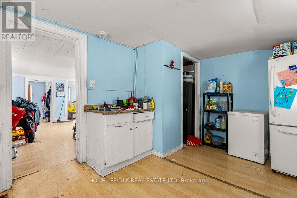 40 Front Avenue E, Brockville, Ontario  K6V 1V6 - Photo 12 - X12780160