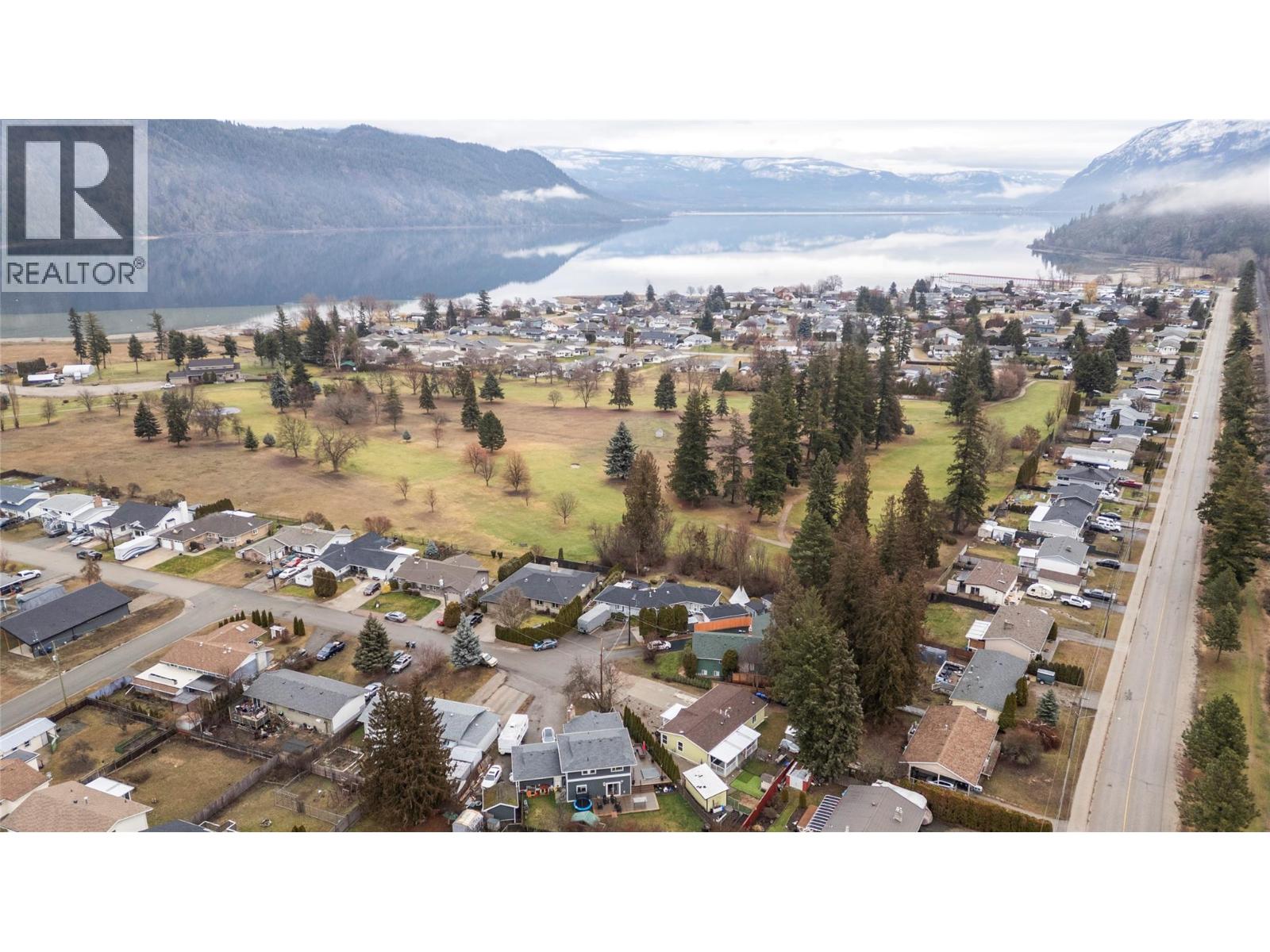 218 Aspen Drive, Chase, British Columbia  V0E 1M0 - Photo 2 - 10373963