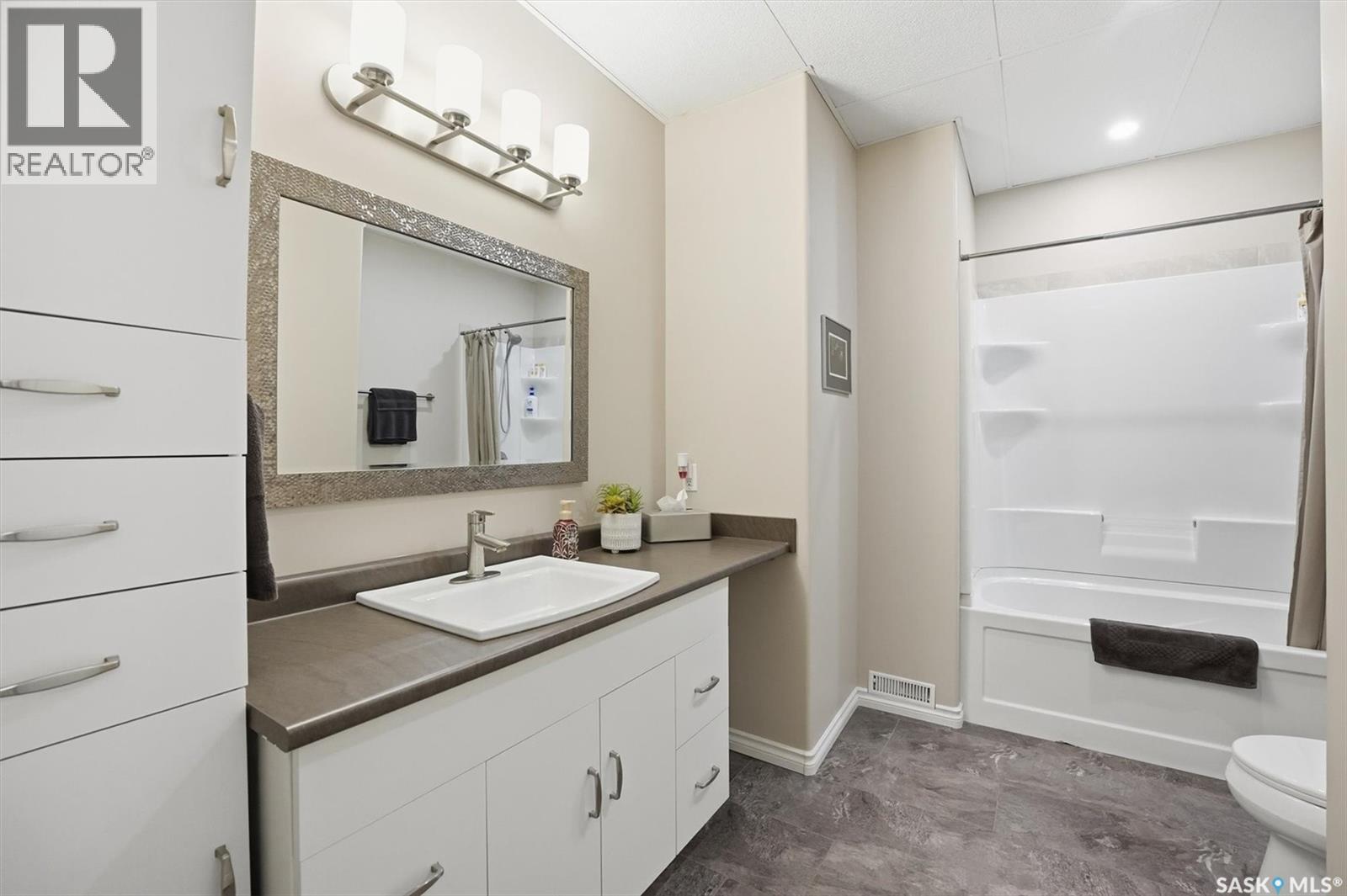 404 Lyle Crescent, Warman, Saskatchewan  S0K 4S1 - Photo 32 - SK028231