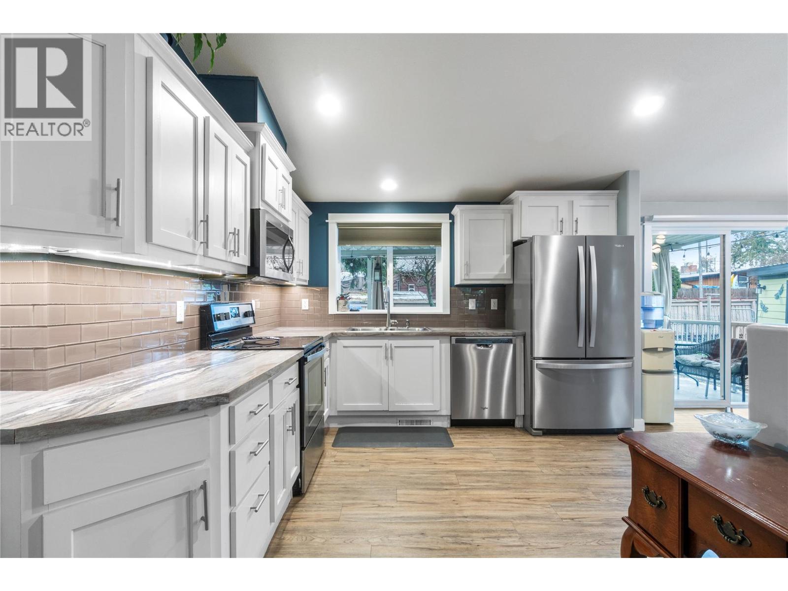 218 Aspen Drive, Chase, British Columbia  V0E 1M0 - Photo 6 - 10373963