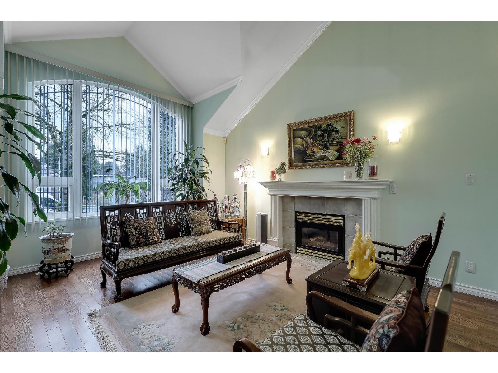 10955 156 Street, Surrey, British Columbia  V3R 0Z3 - Photo 2 - R3088855