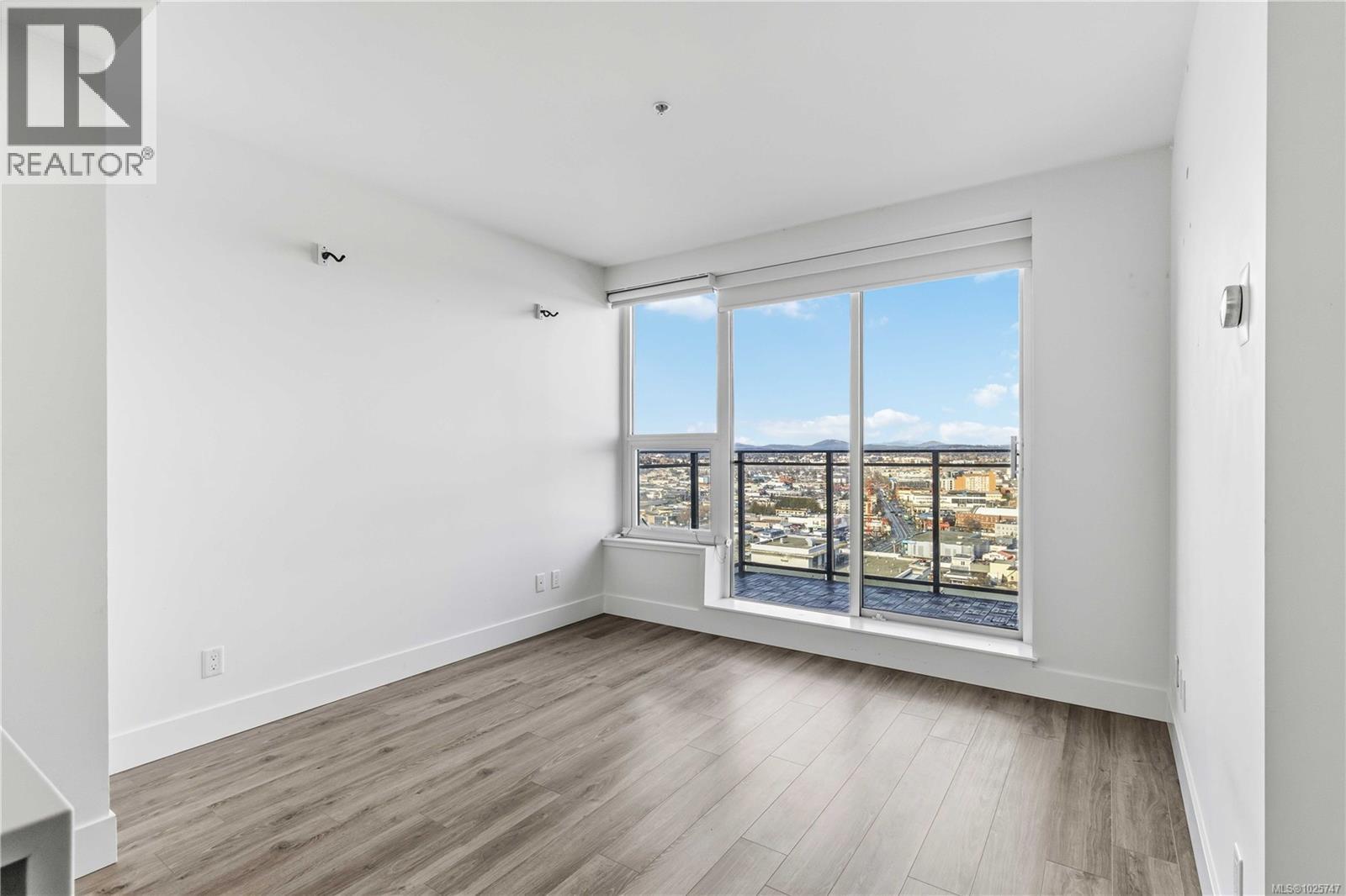 2005 777 Herald St, Victoria, British Columbia  V8T 0C7 - Photo 10 - 1025747