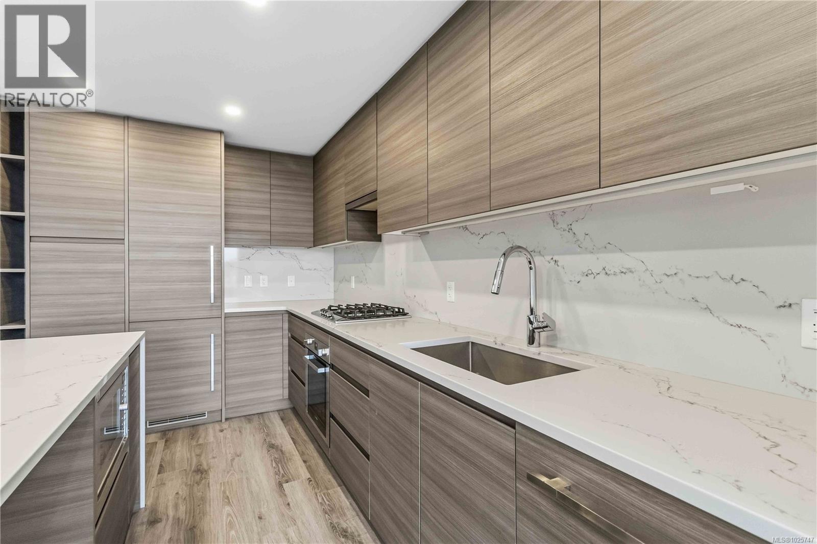 2005 777 Herald St, Victoria, British Columbia  V8T 0C7 - Photo 17 - 1025747