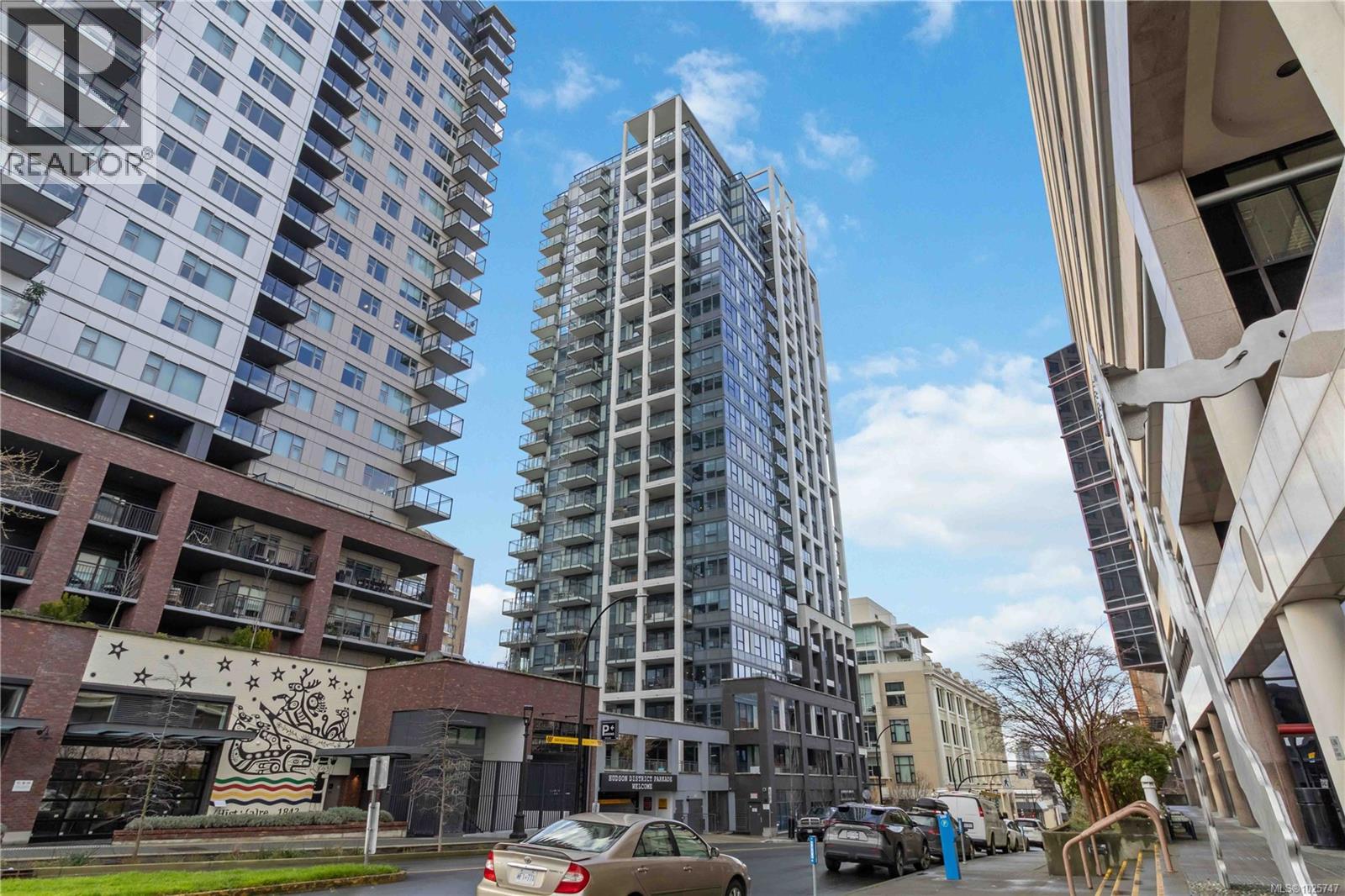 2005 777 Herald St, Victoria, British Columbia  V8T 0C7 - Photo 2 - 1025747