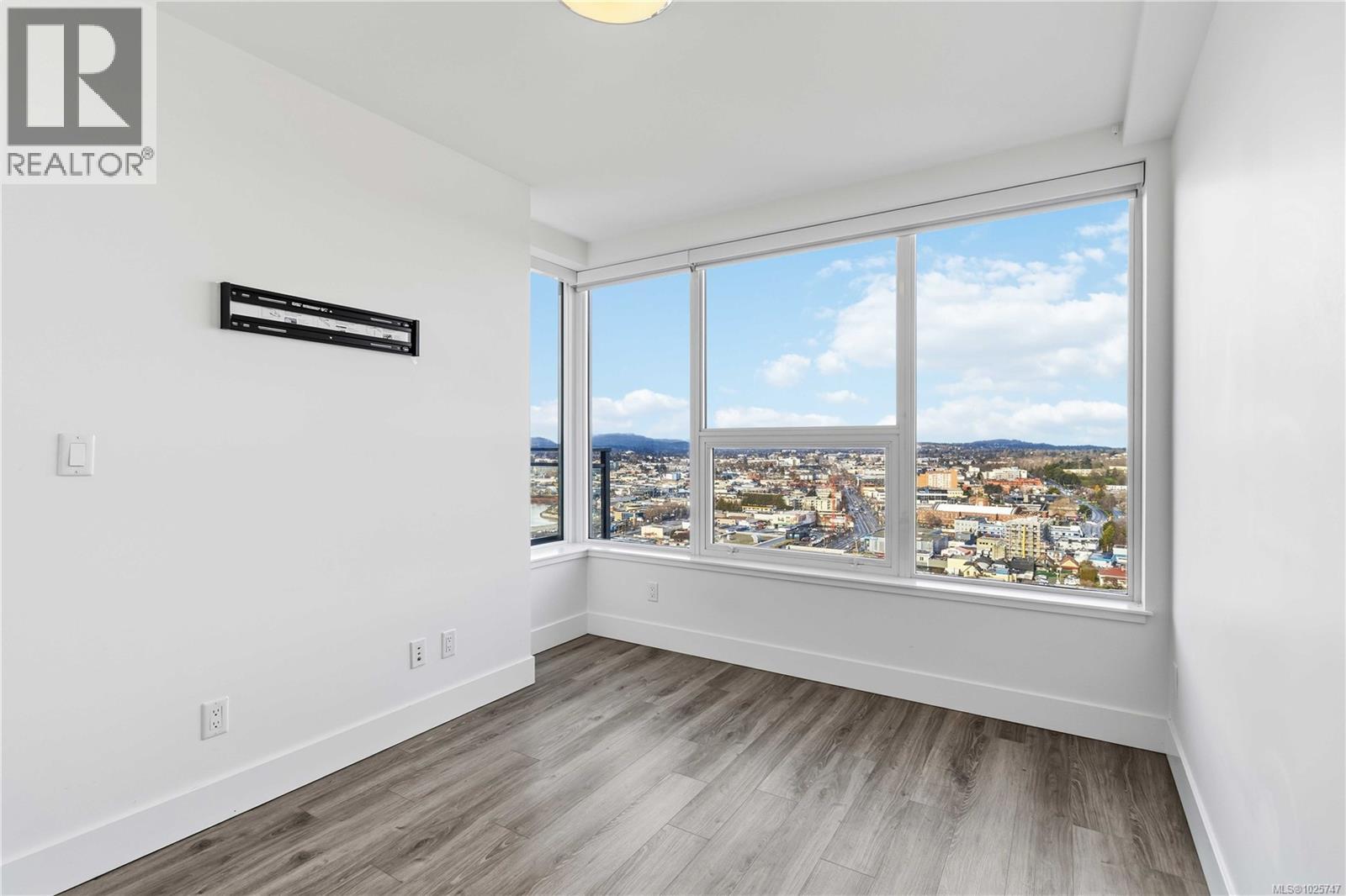 2005 777 Herald St, Victoria, British Columbia  V8T 0C7 - Photo 23 - 1025747