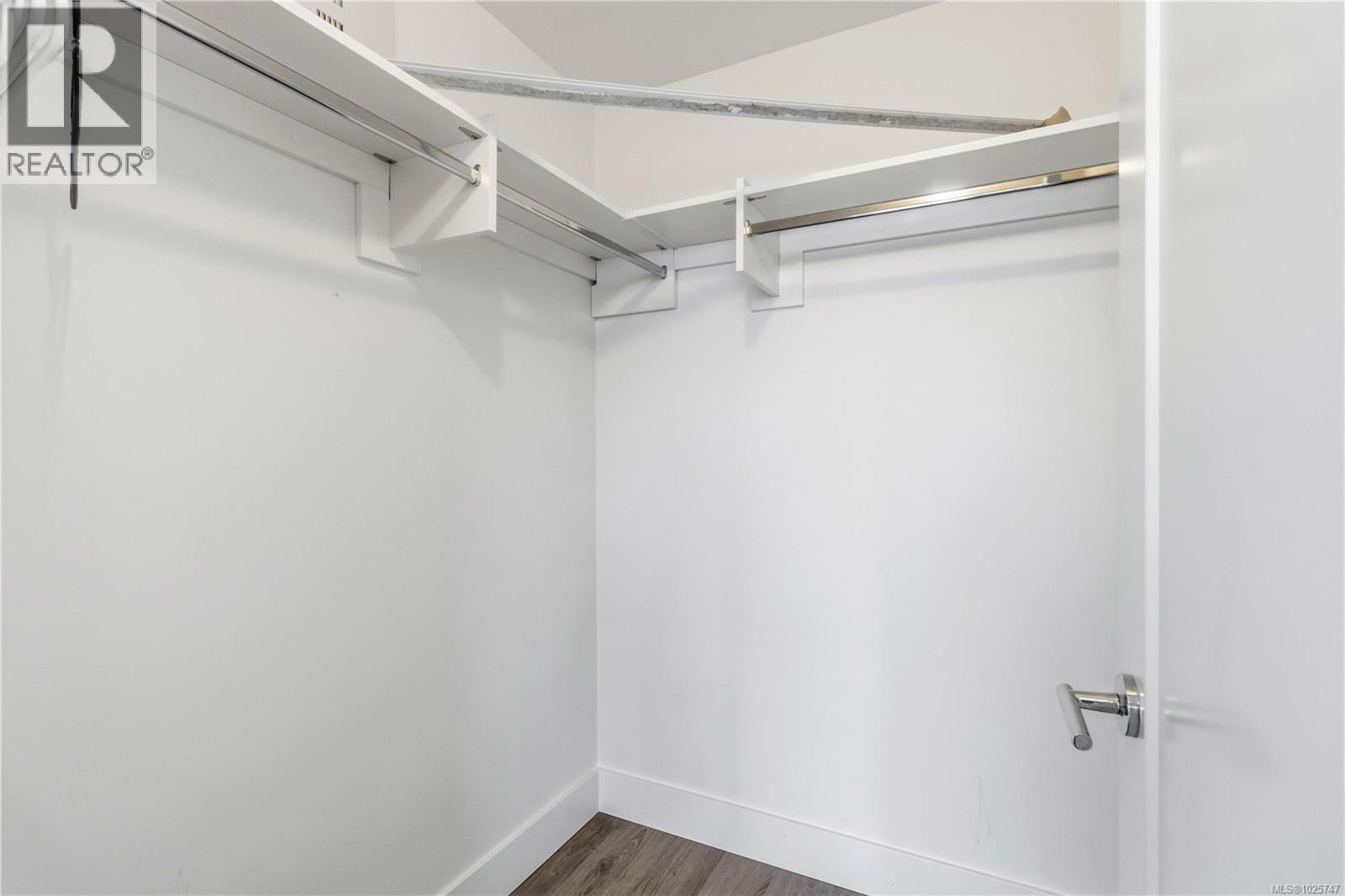 2005 777 Herald St, Victoria, British Columbia  V8T 0C7 - Photo 26 - 1025747