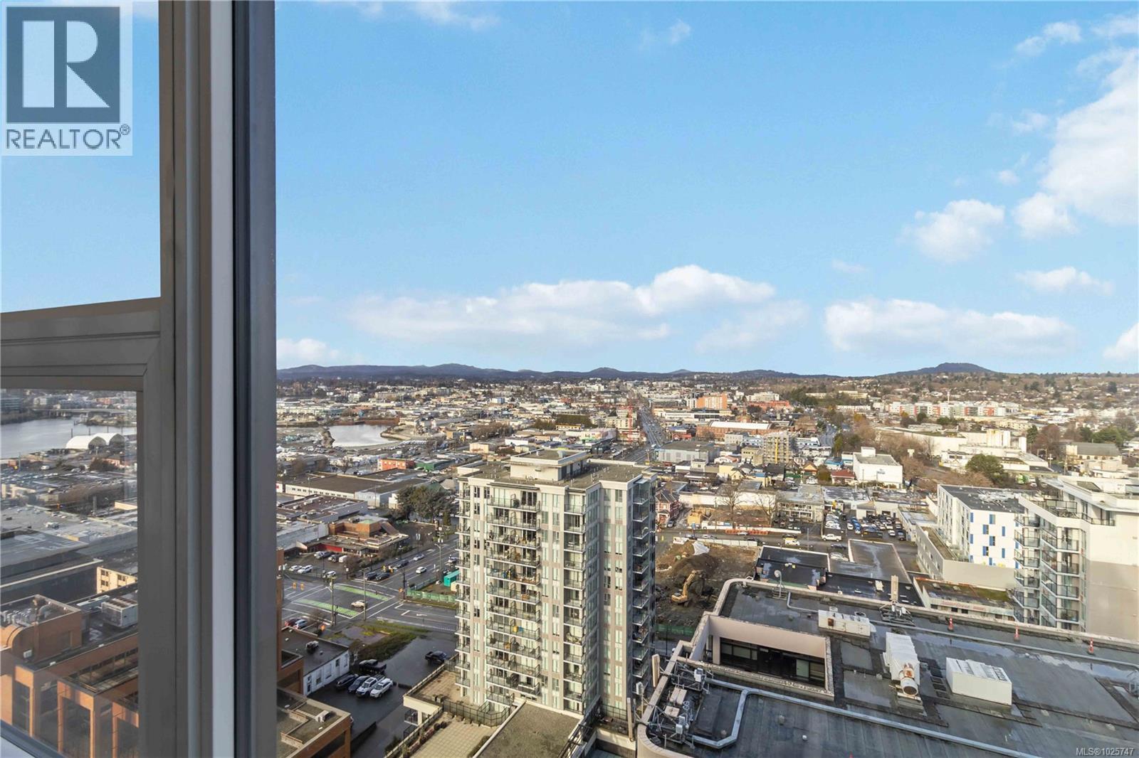 2005 777 Herald St, Victoria, British Columbia  V8T 0C7 - Photo 33 - 1025747