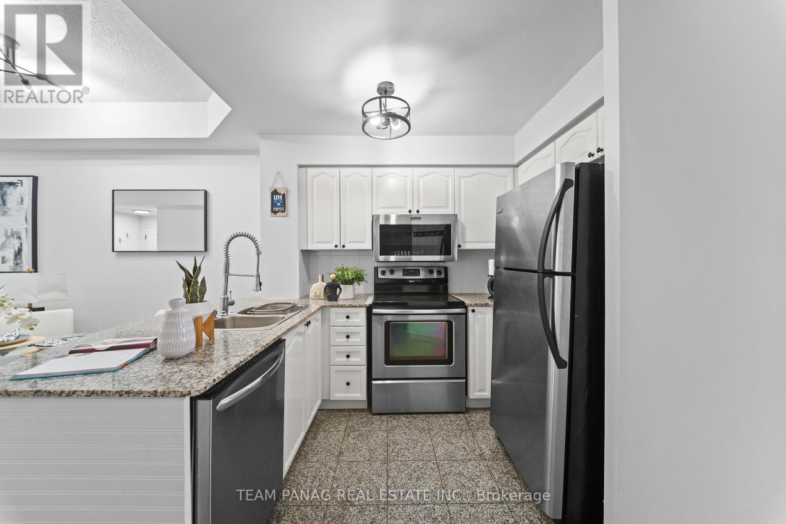 132 - 28 Stadium Road, Toronto, Ontario  M5V 3P4 - Photo 12 - C12780290