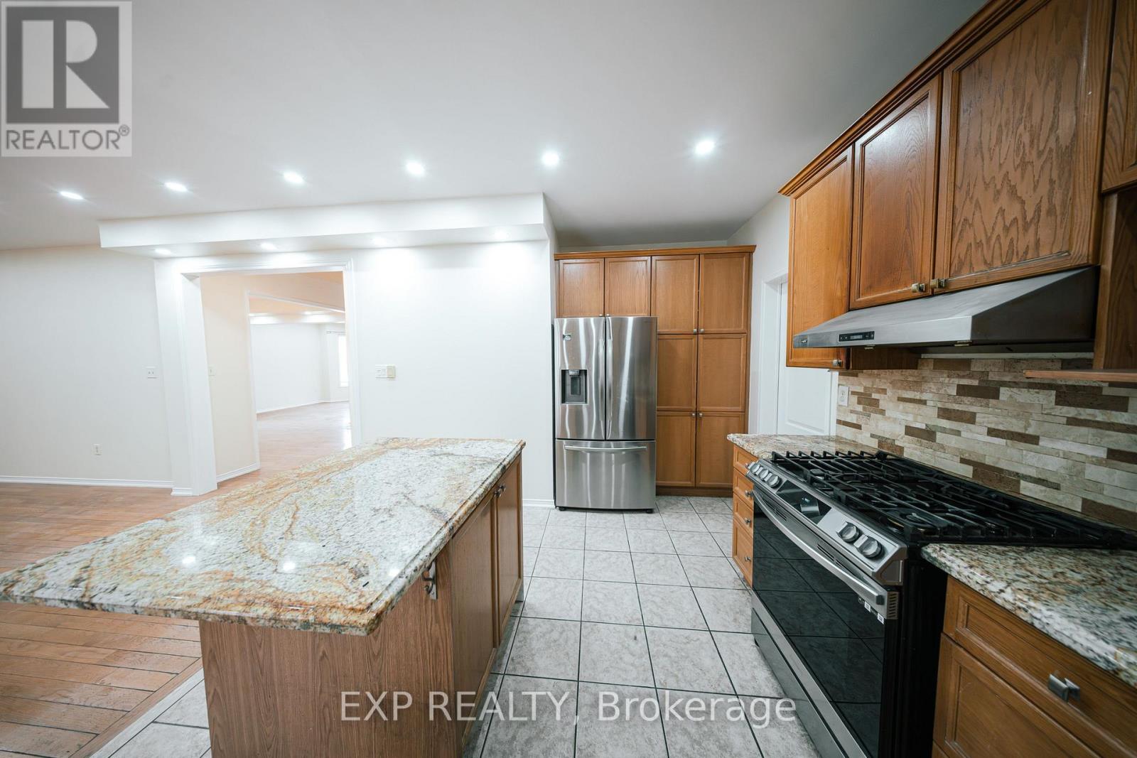 26 Peacock Crescent, Ajax, Ontario  L1T 0C6 - Photo 15 - E12780126