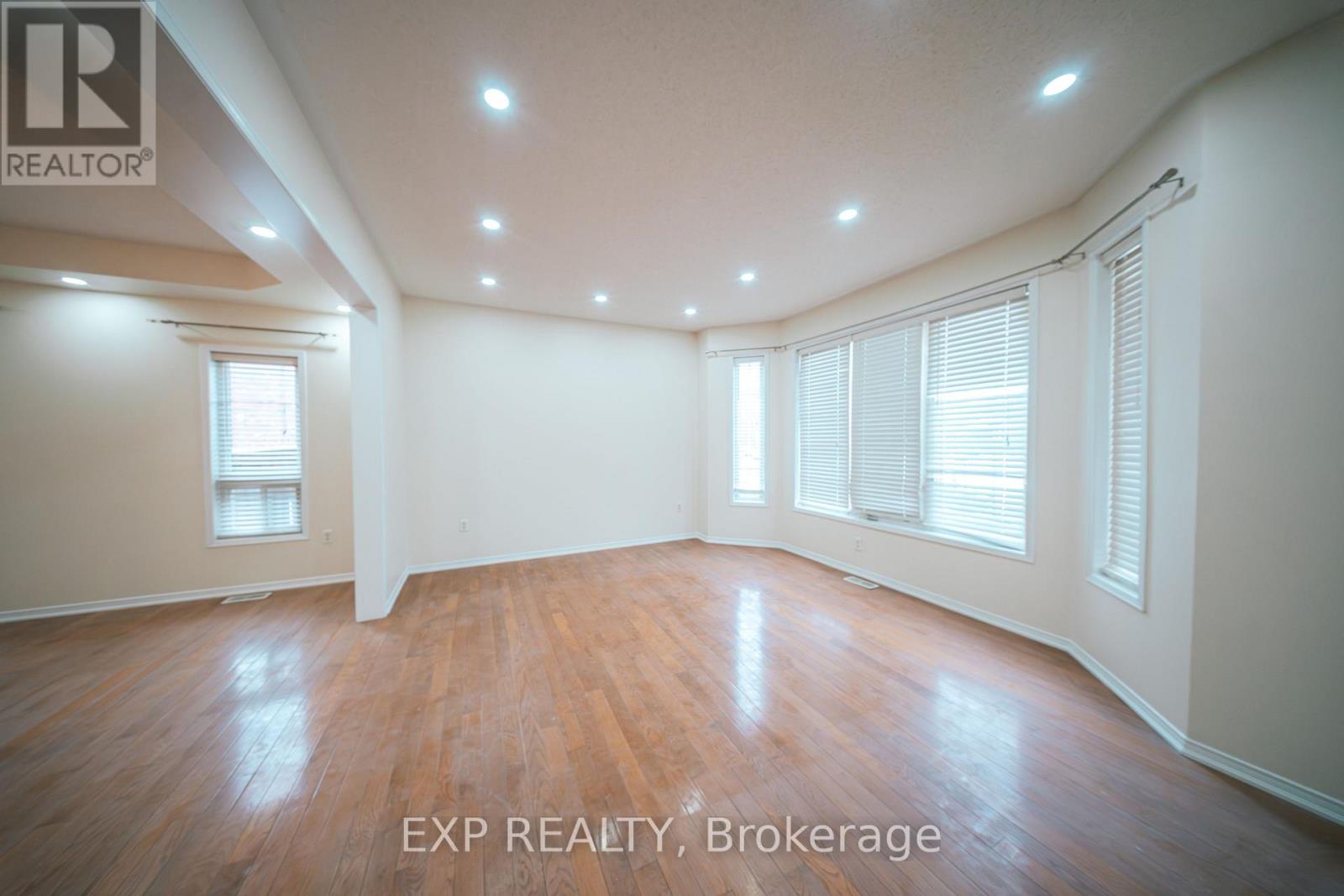 26 Peacock Crescent, Ajax, Ontario  L1T 0C6 - Photo 4 - E12780126