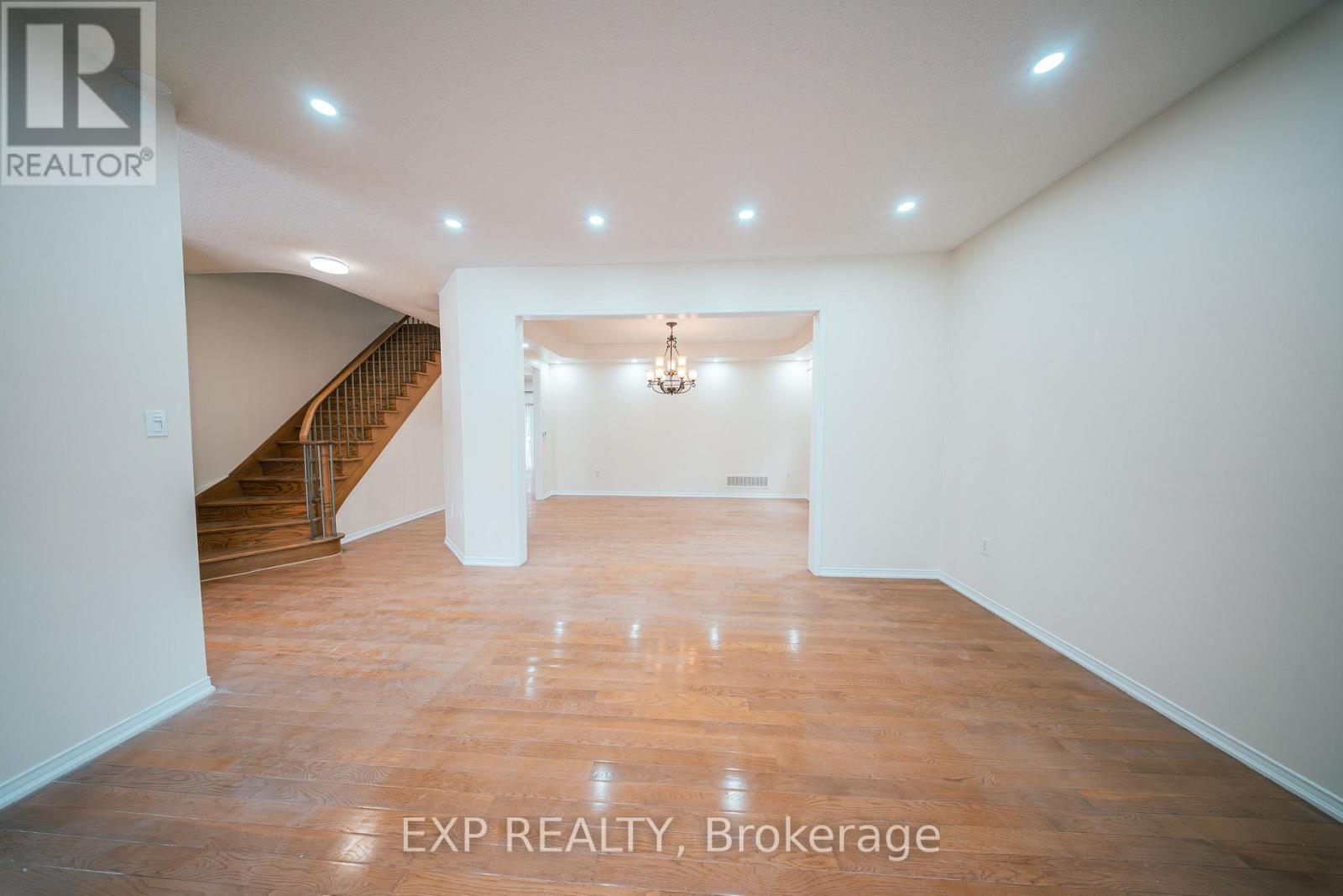 26 Peacock Crescent, Ajax, Ontario  L1T 0C6 - Photo 5 - E12780126