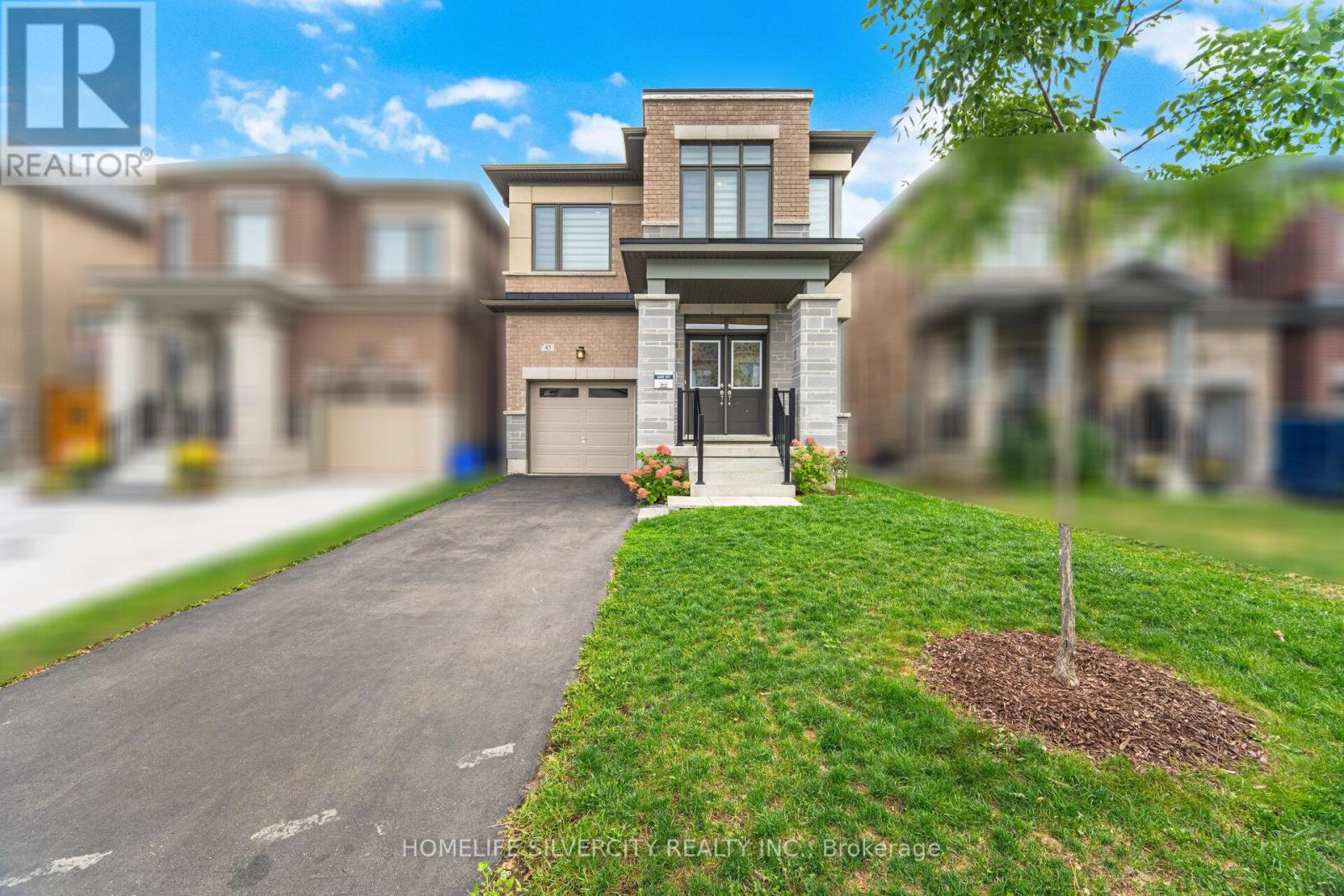 45 OGSTON CRESCENT, Whitby, Ontario