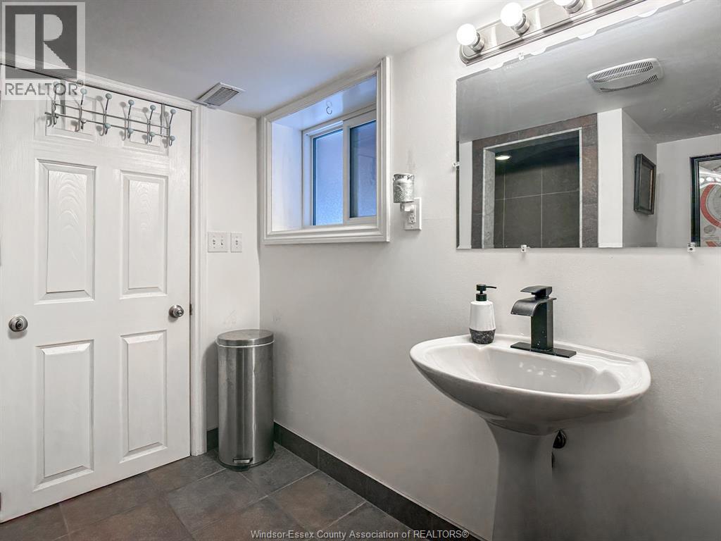 1317 Windermere, Windsor, Ontario  N8Y 3G1 - Photo 31 - 26003075