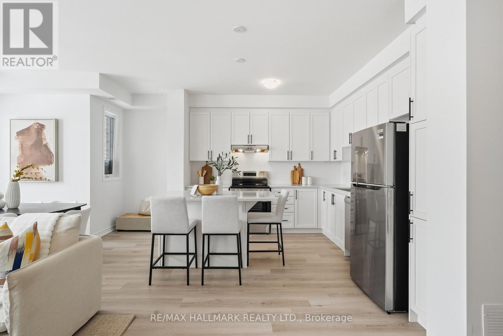 98 Yorkshire Drive E, Barrie, Ontario  L9J 1B4 - Photo 10 - S12780212