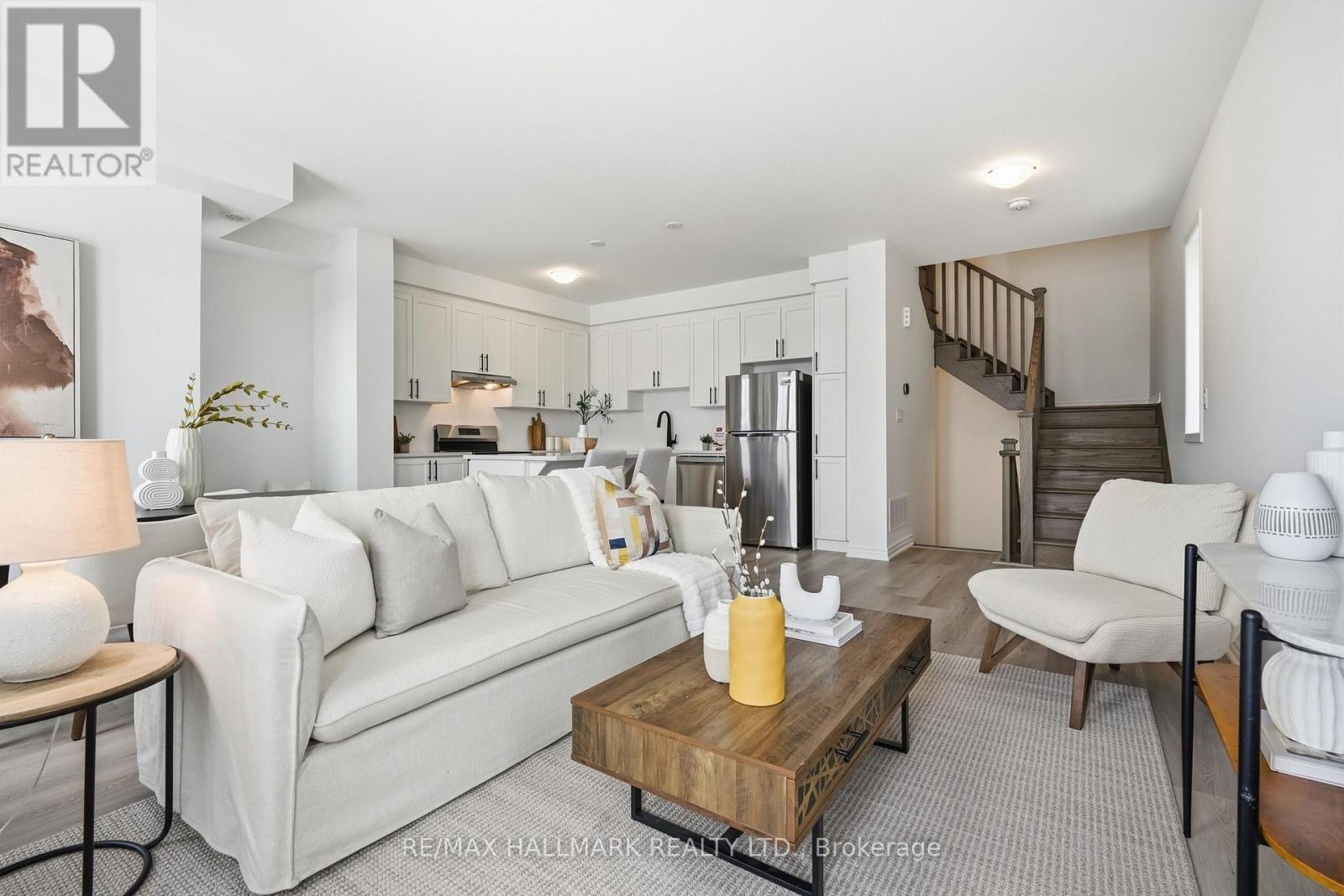 98 Yorkshire Drive E, Barrie, Ontario  L9J 1B4 - Photo 13 - S12780212