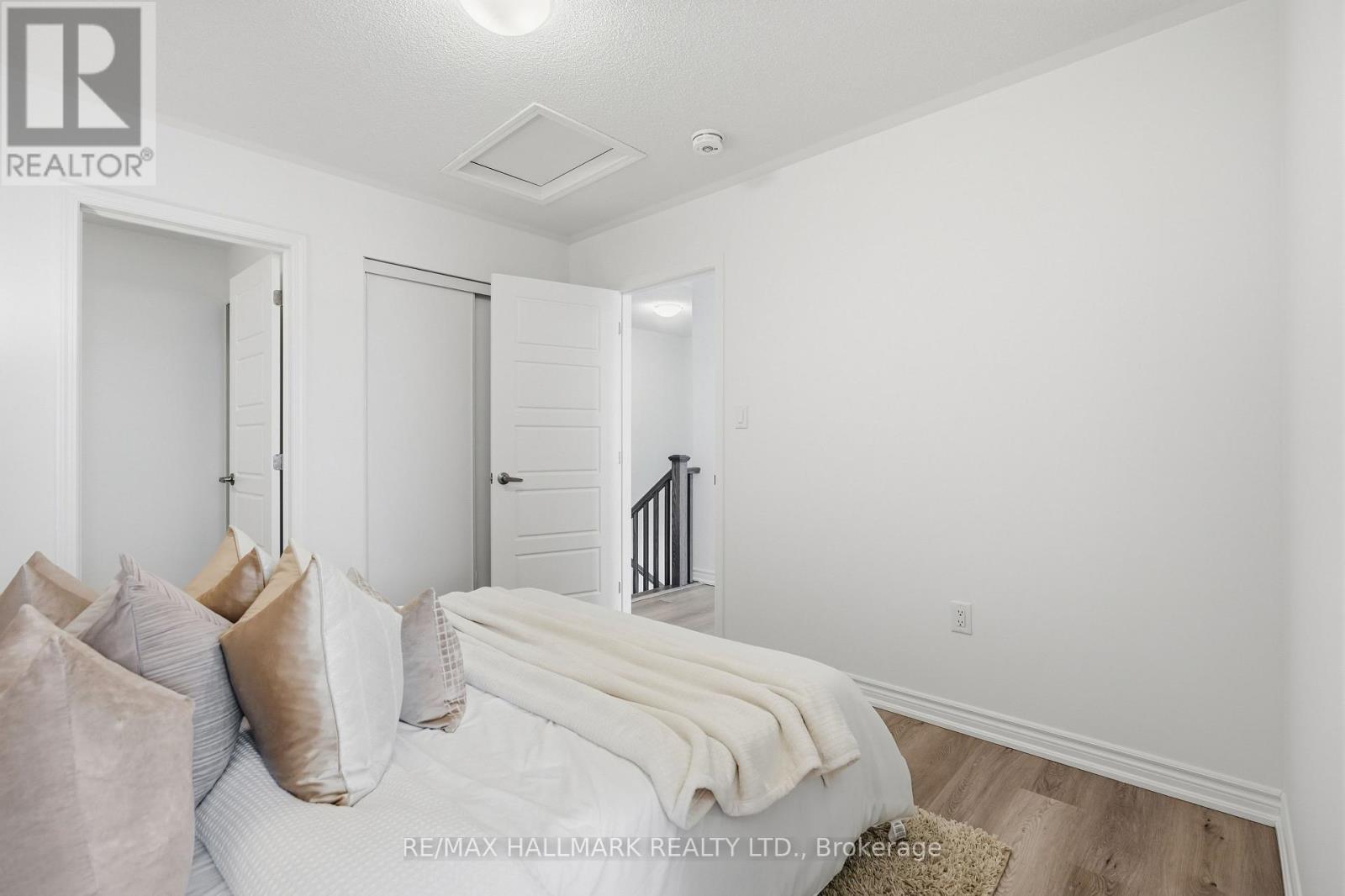 98 Yorkshire Drive E, Barrie, Ontario  L9J 1B4 - Photo 23 - S12780212