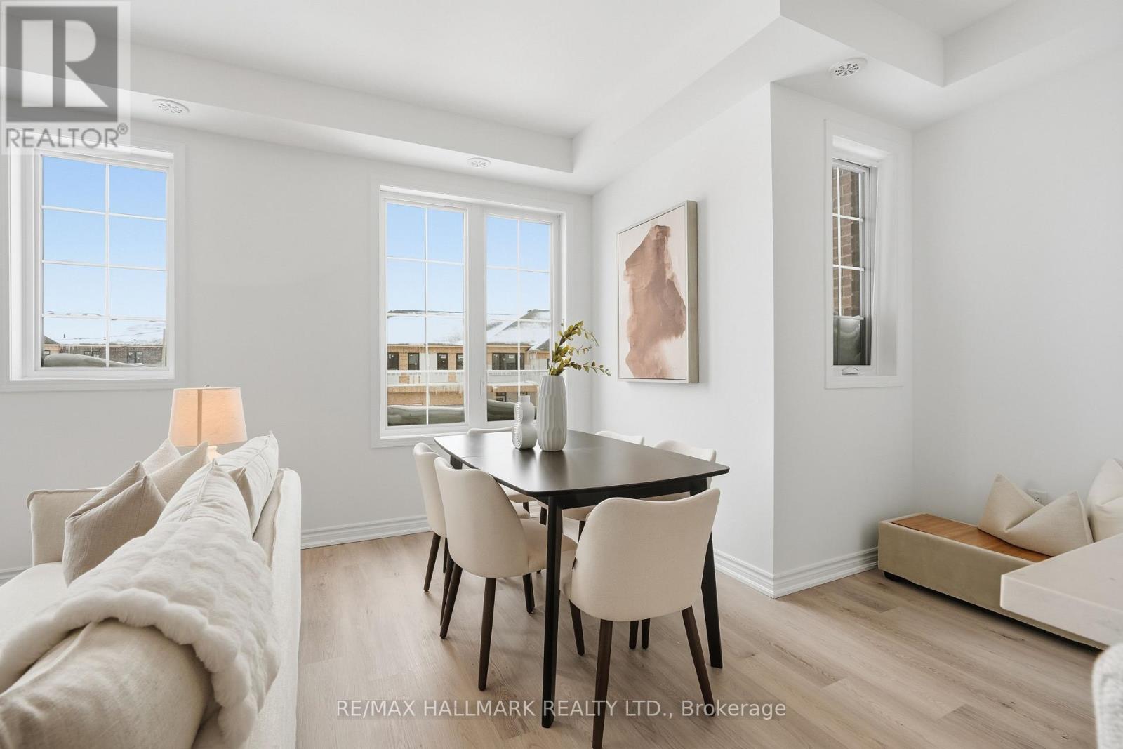 98 Yorkshire Drive E, Barrie, Ontario  L9J 1B4 - Photo 9 - S12780212