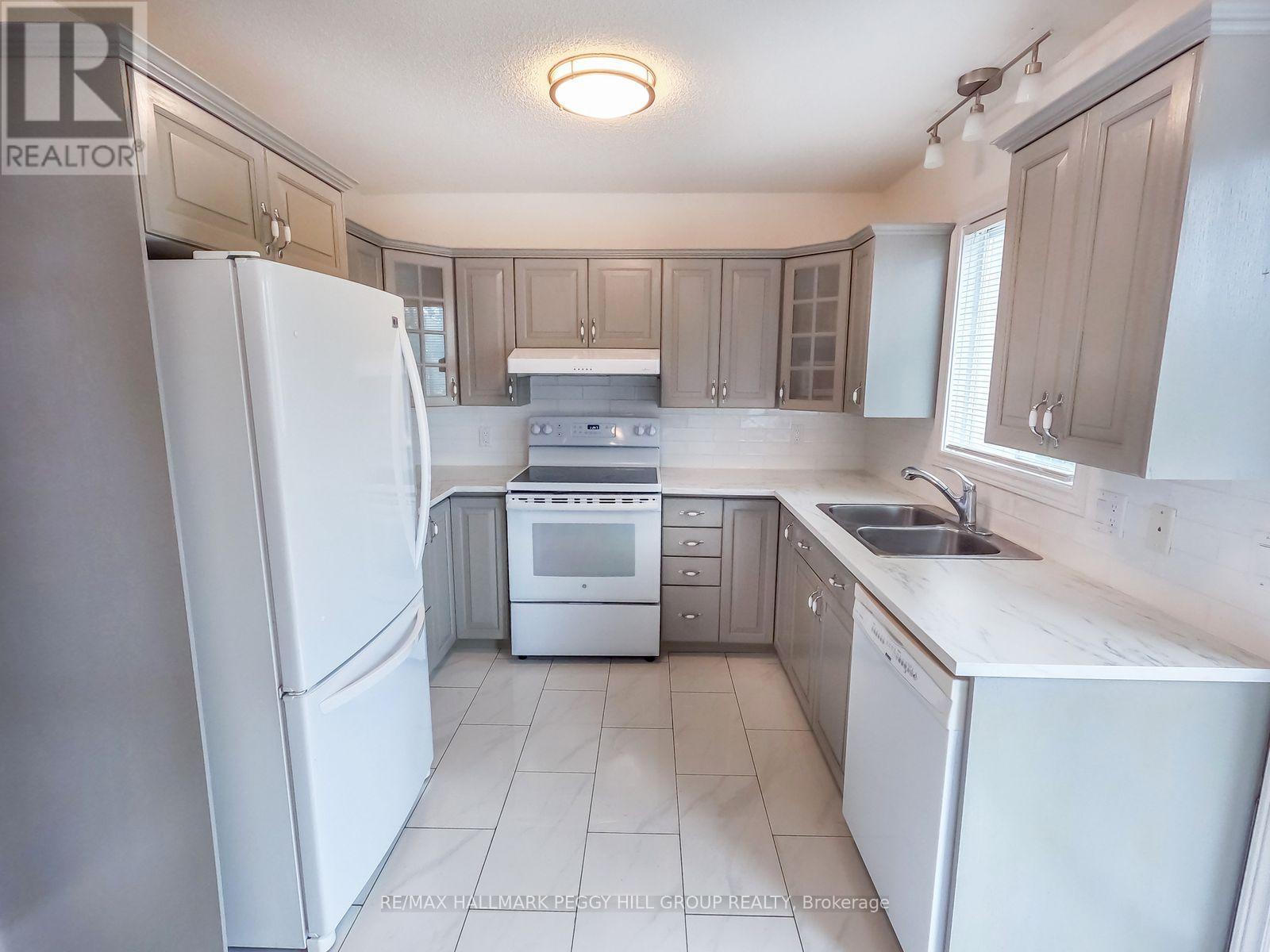 42 Royal Beech Drive, Wasaga Beach, Ontario  L9Z 1H2 - Photo 3 - S12780266