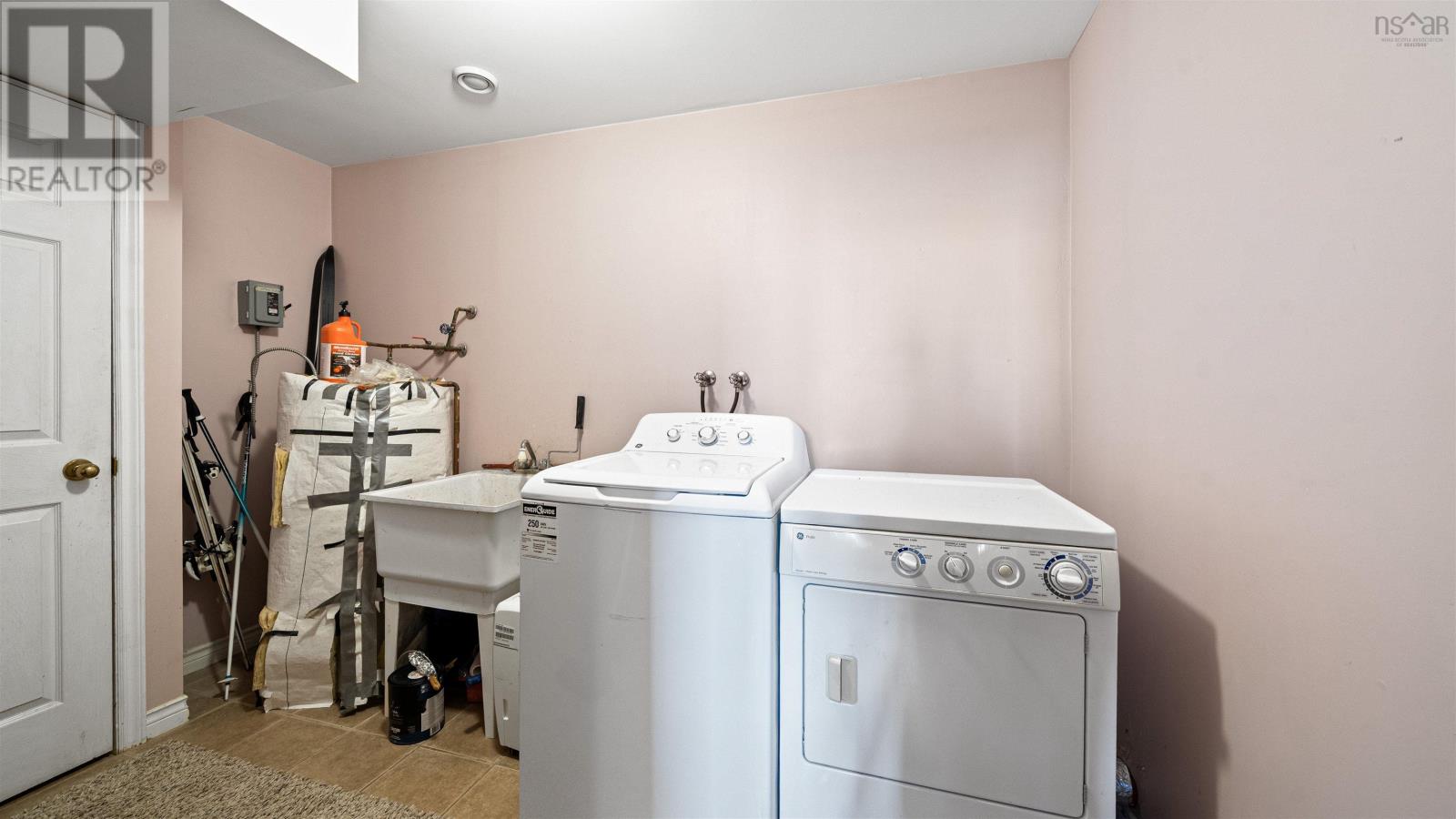 22 Albany Terrace, Cole Harbour, Nova Scotia  B2W 6E8 - Photo 32 - 202602593