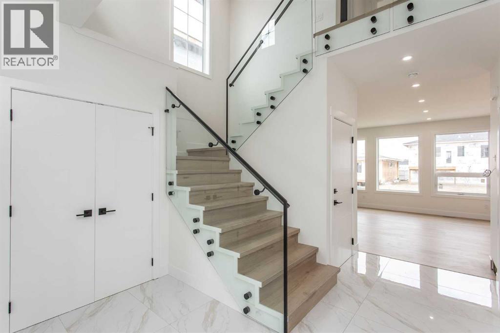 17 Thatcher Avenue, Red Deer, Alberta  T4P 0Y6 - Photo 5 - A2267114