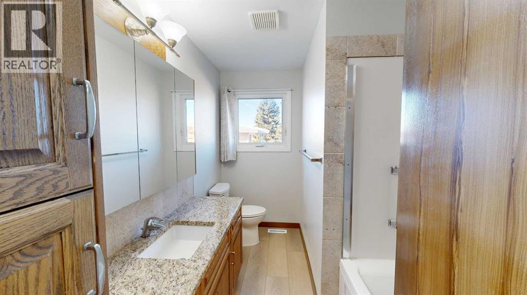 1714 St Andrew Road N, Lethbridge, Alberta  T1H 4L8 - Photo 12 - A2276559