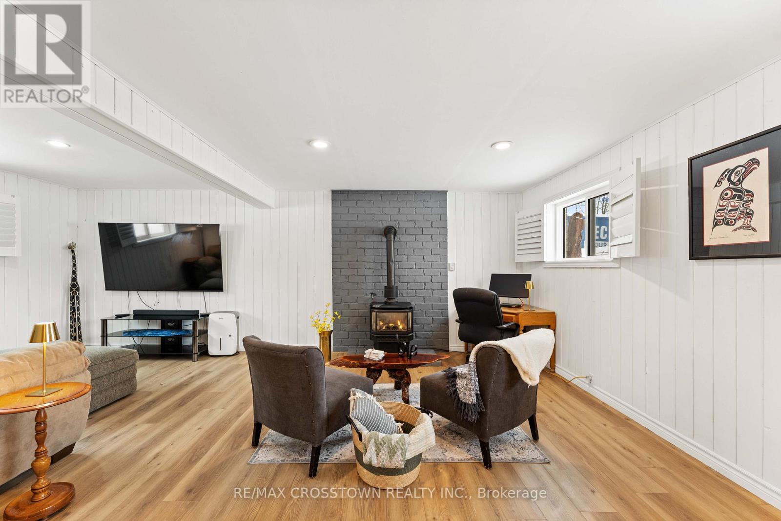 226 Thornton Avenue, Essa, Ontario  L0L 2N0 - Photo 17 - N12779886