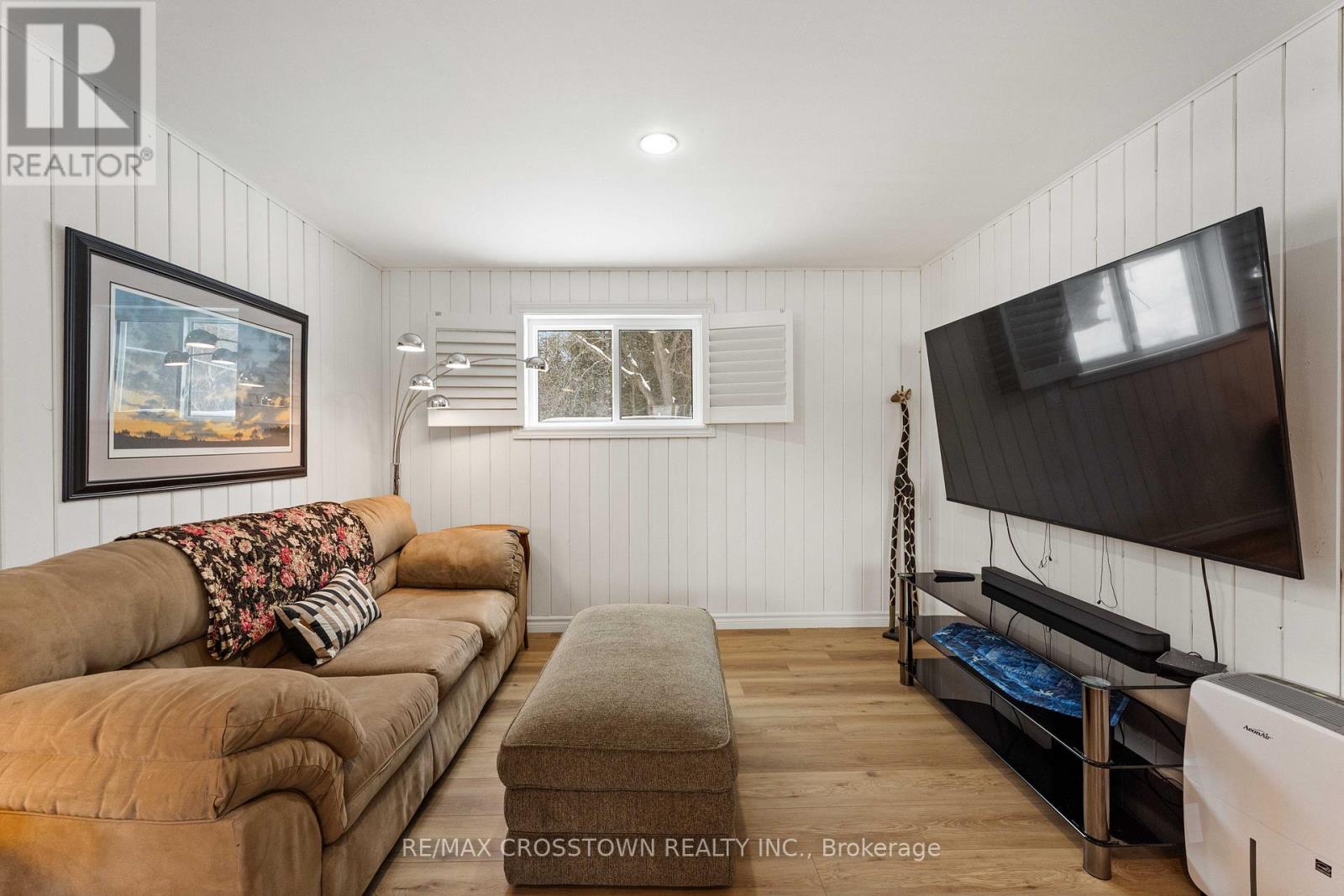 226 Thornton Avenue, Essa, Ontario  L0L 2N0 - Photo 20 - N12779886