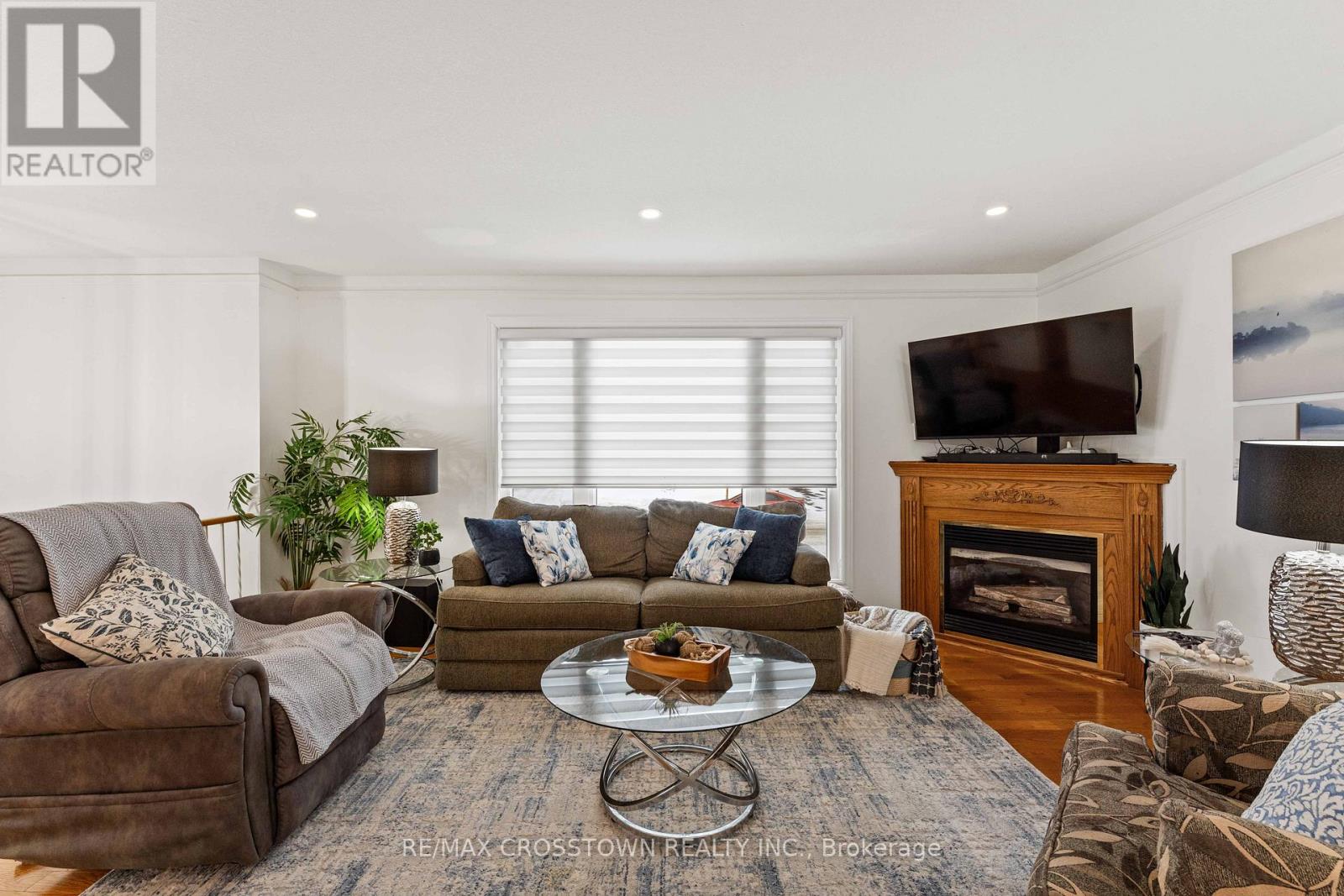 226 Thornton Avenue, Essa, Ontario  L0L 2N0 - Photo 3 - N12779886