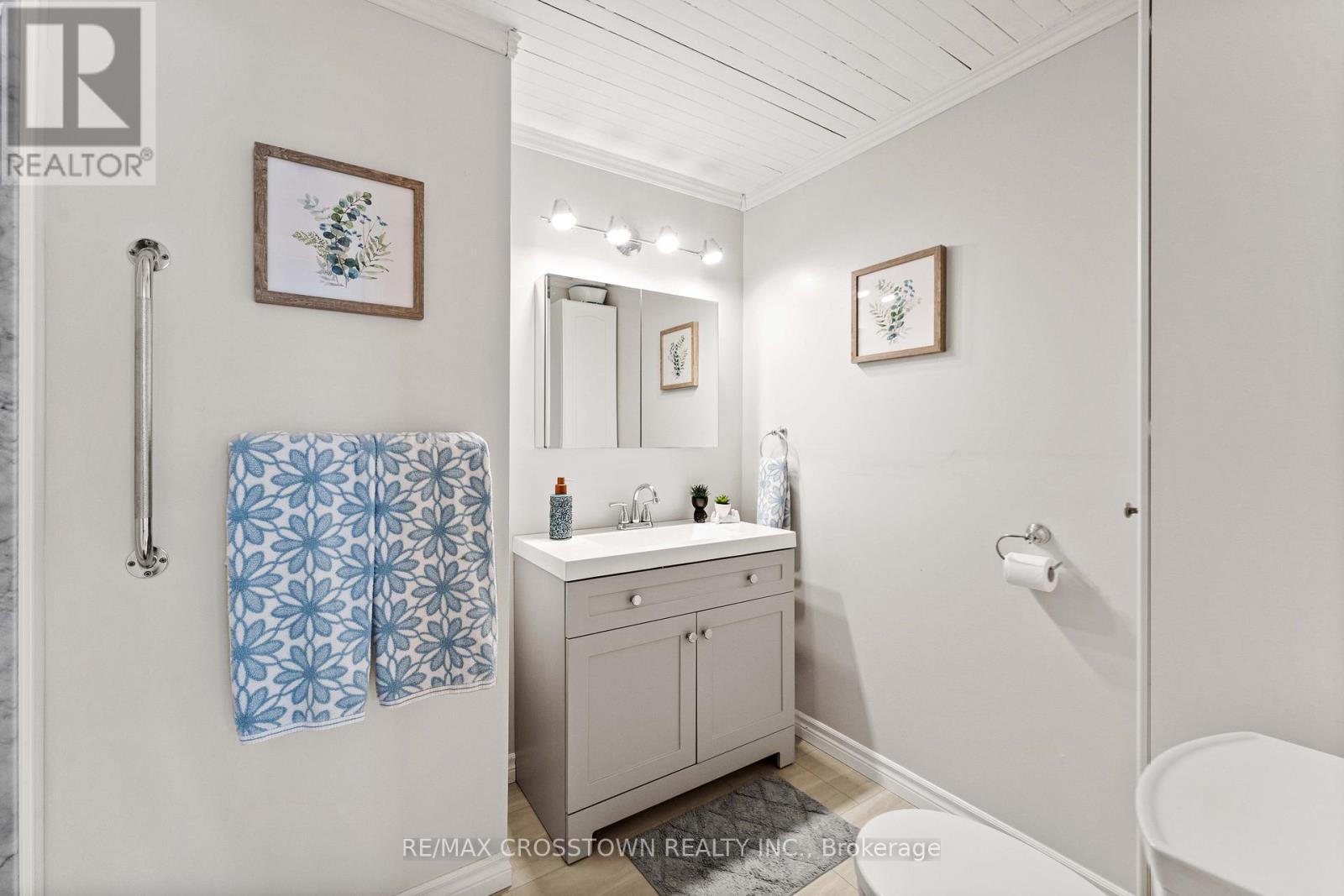 226 Thornton Avenue, Essa, Ontario  L0L 2N0 - Photo 21 - N12779886