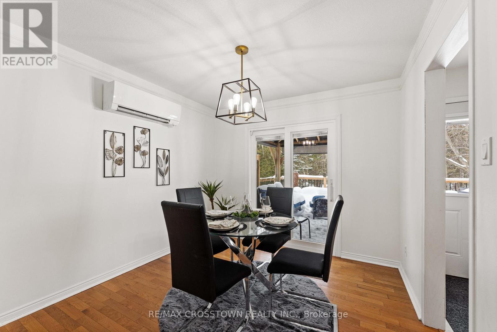 226 Thornton Avenue, Essa, Ontario  L0L 2N0 - Photo 6 - N12779886