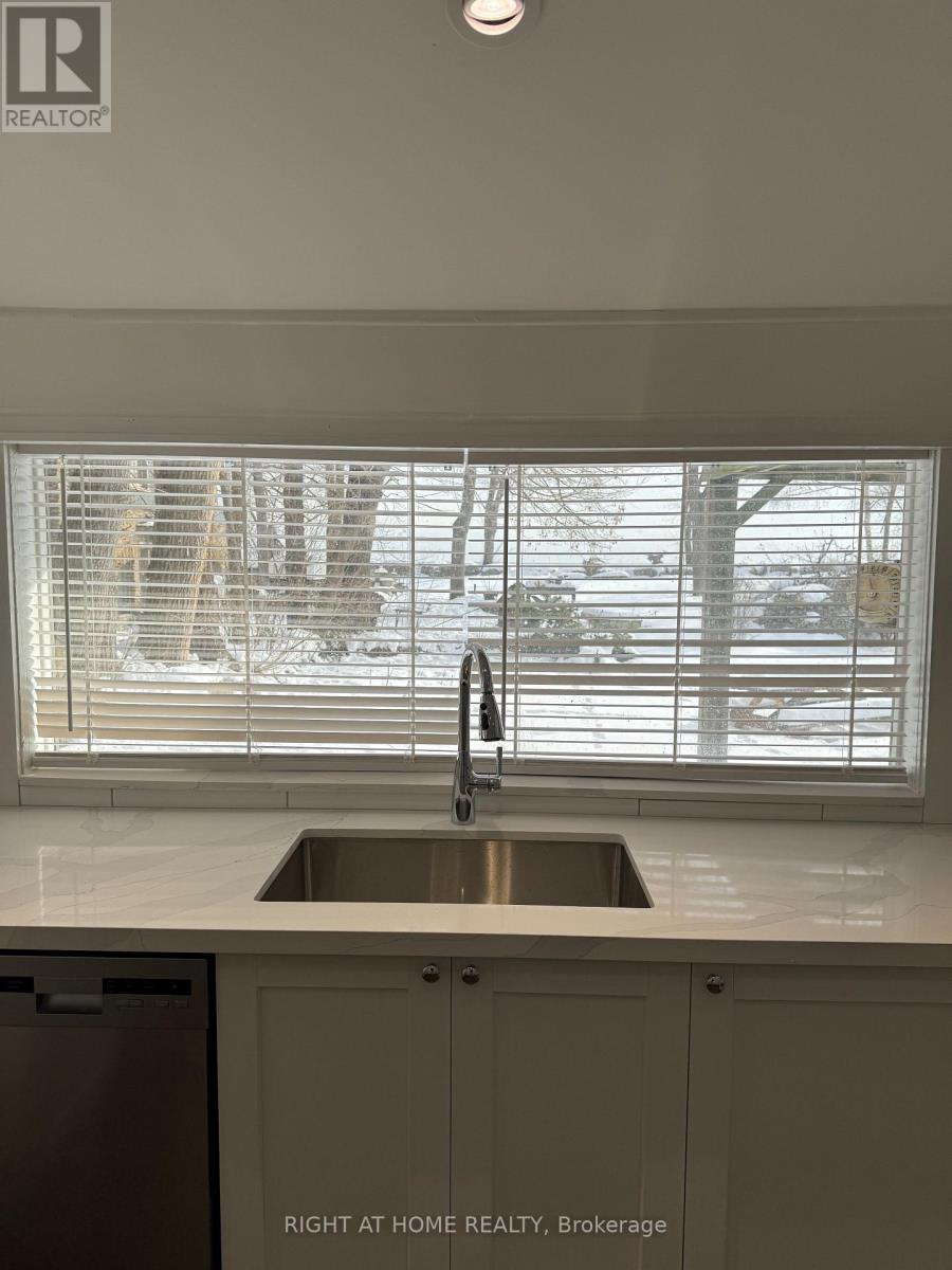 2673 Lake Shore Boulevard W, Toronto, Ontario  M8V 1G6 - Photo 14 - W12780100