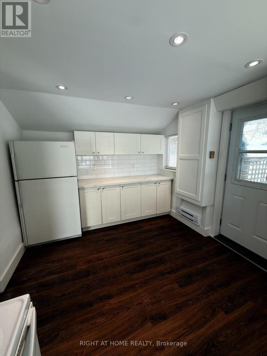 2673 Lake Shore Boulevard W, Toronto, Ontario  M8V 1G6 - Photo 18 - W12780100