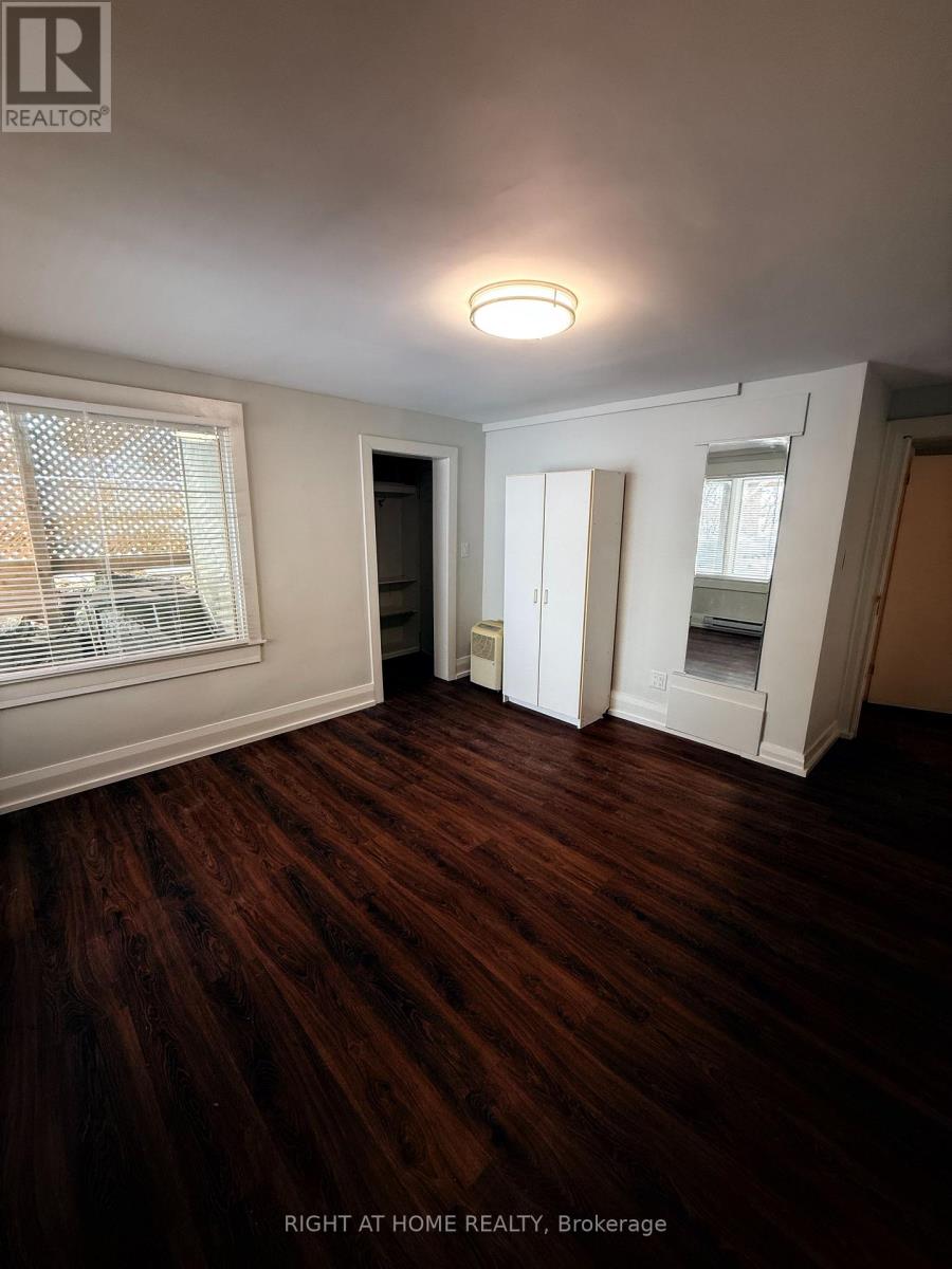 2673 Lake Shore Boulevard W, Toronto, Ontario  M8V 1G6 - Photo 21 - W12780100