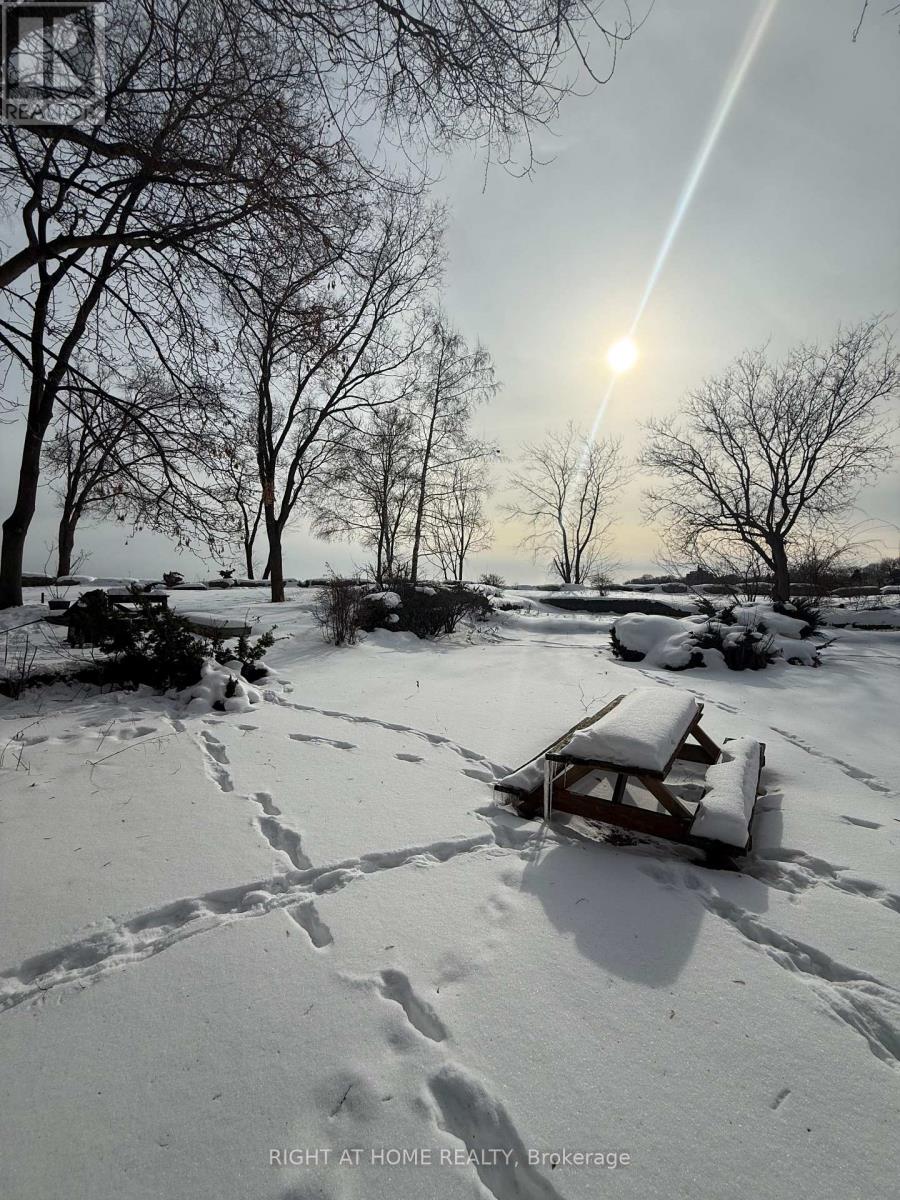 2673 Lake Shore Boulevard W, Toronto, Ontario  M8V 1G6 - Photo 9 - W12780100